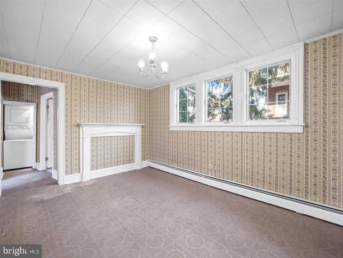 141 S Washington St photo 11