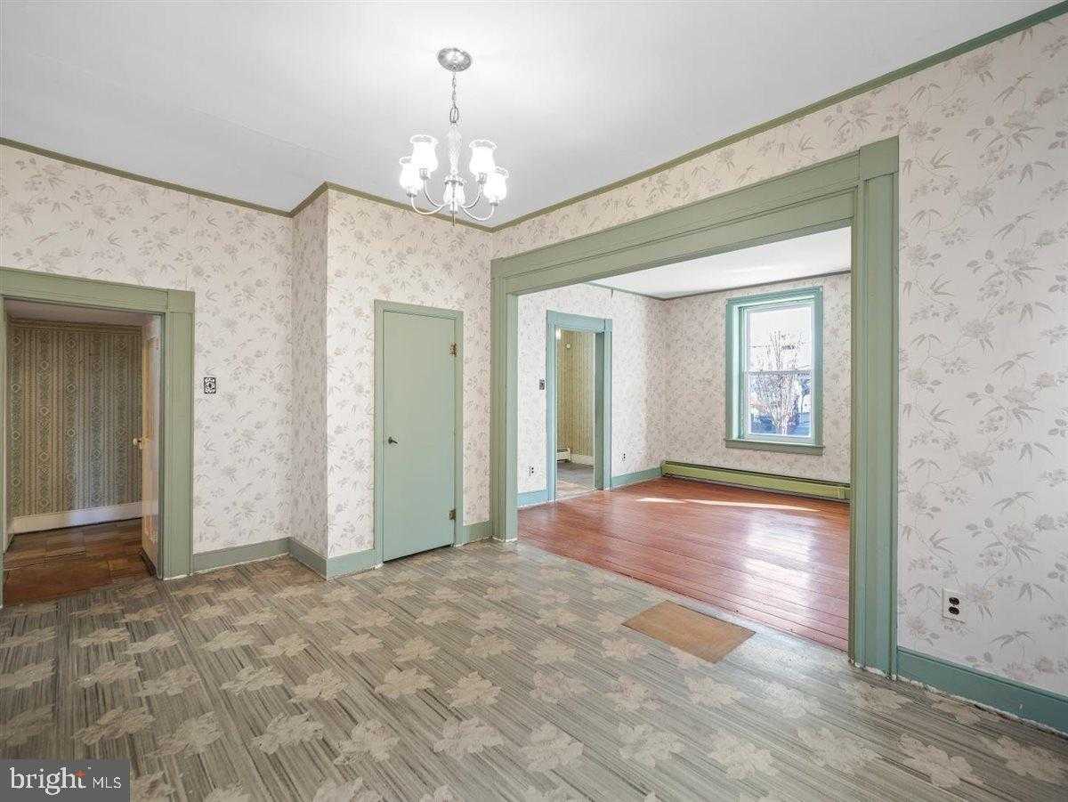 141 S Washington St photo 16