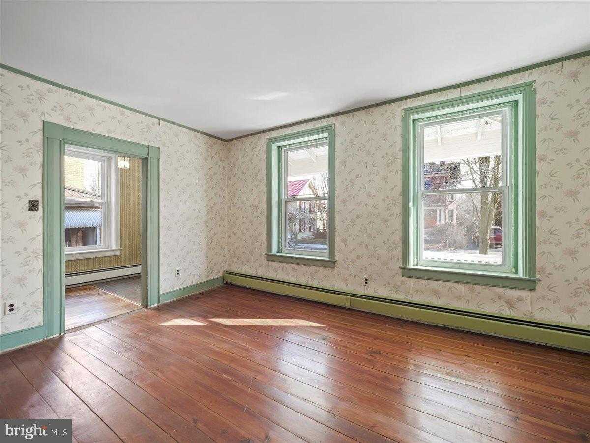 141 S Washington St photo 17