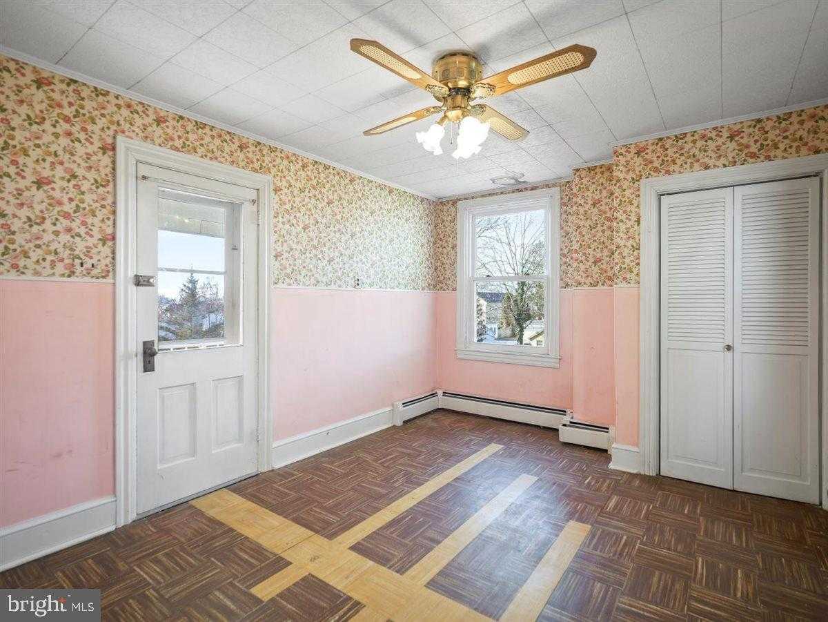 141 S Washington St photo 21