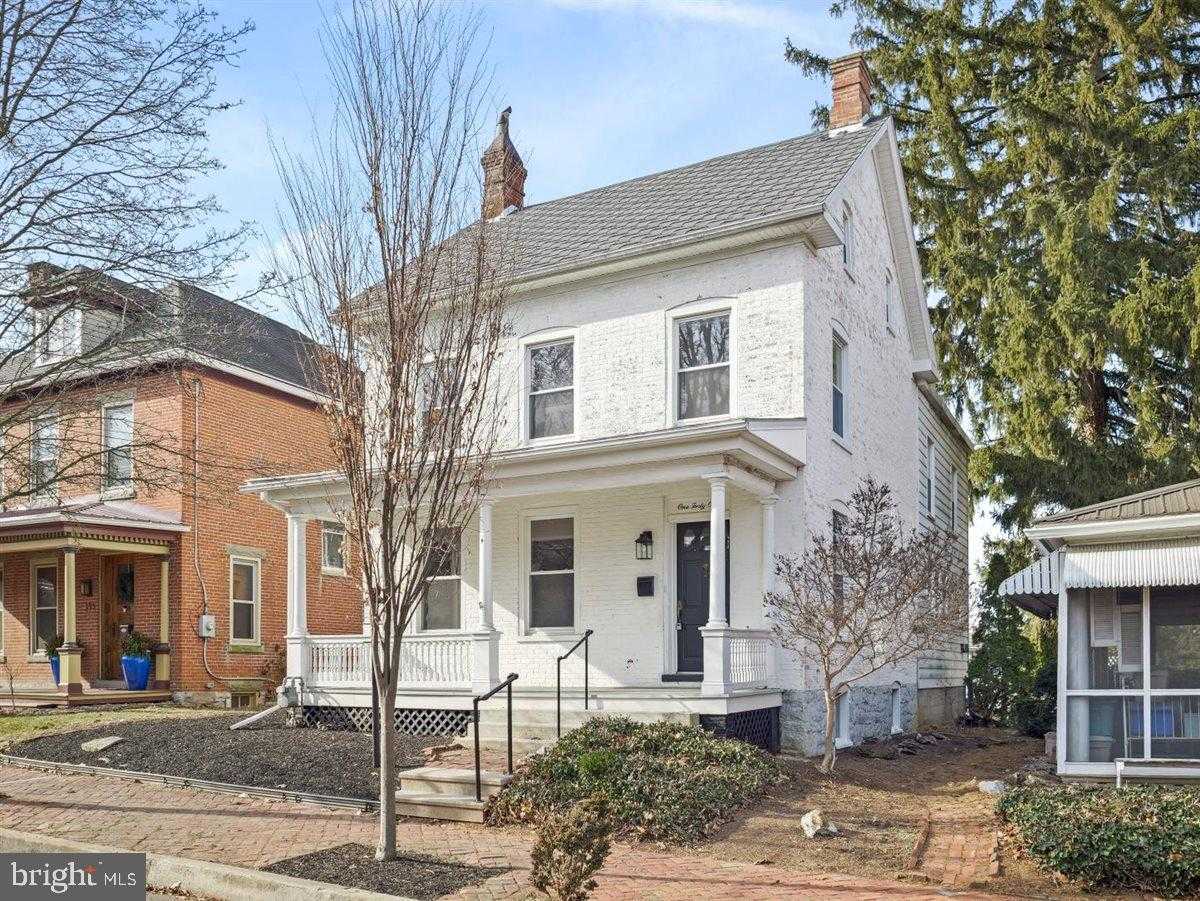 141 S Washington St photo 3