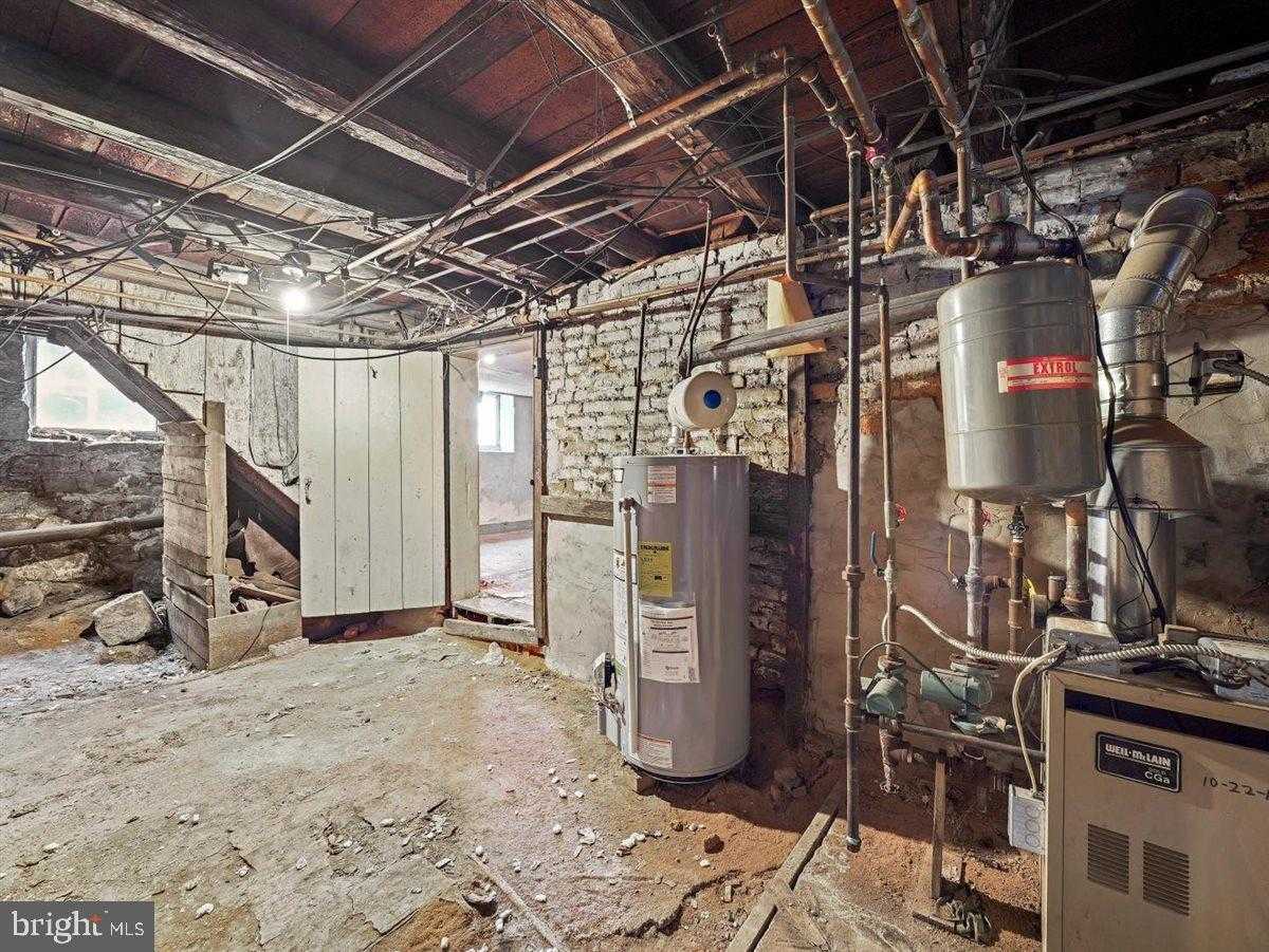 141 S Washington St photo 34