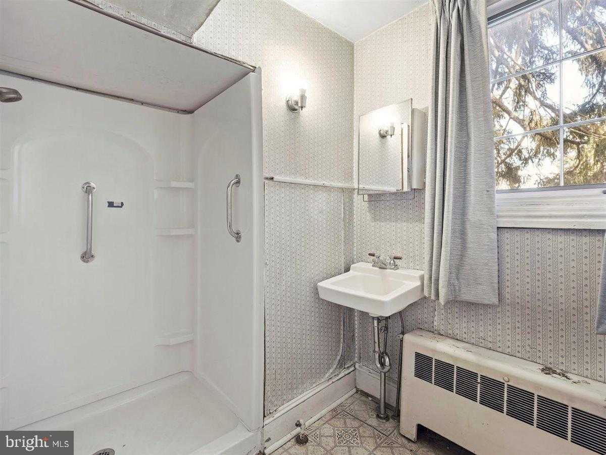 141 S Washington St photo 5