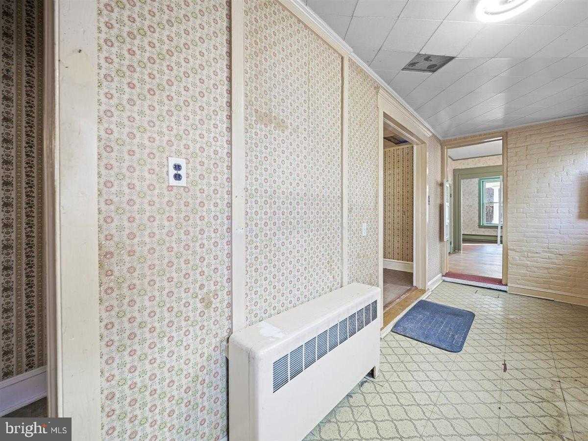 141 S Washington St photo 7