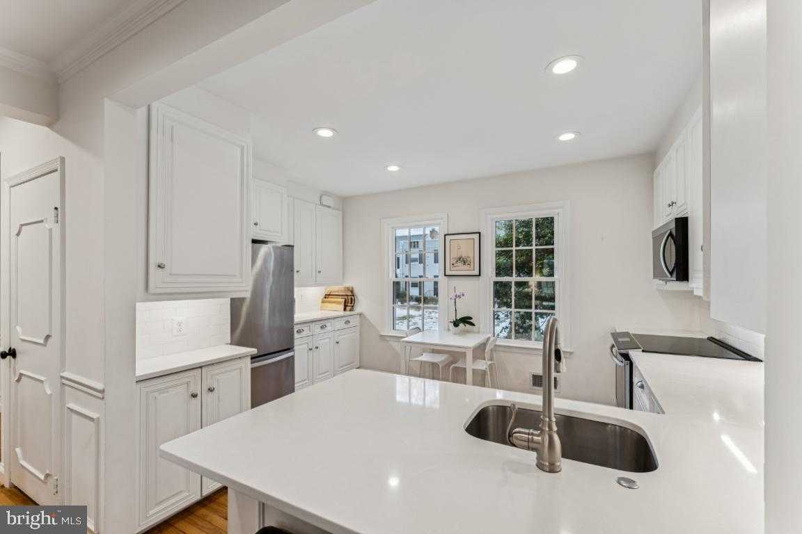 3559 Hamlet Pl # 305 photo 10