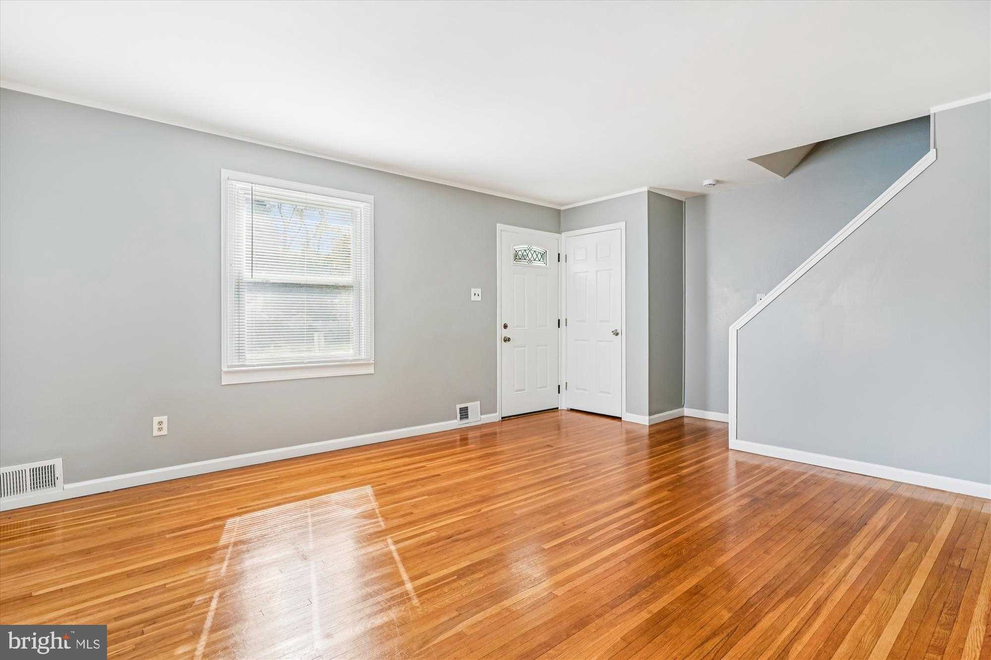 3218 Dallas Dr photo 2