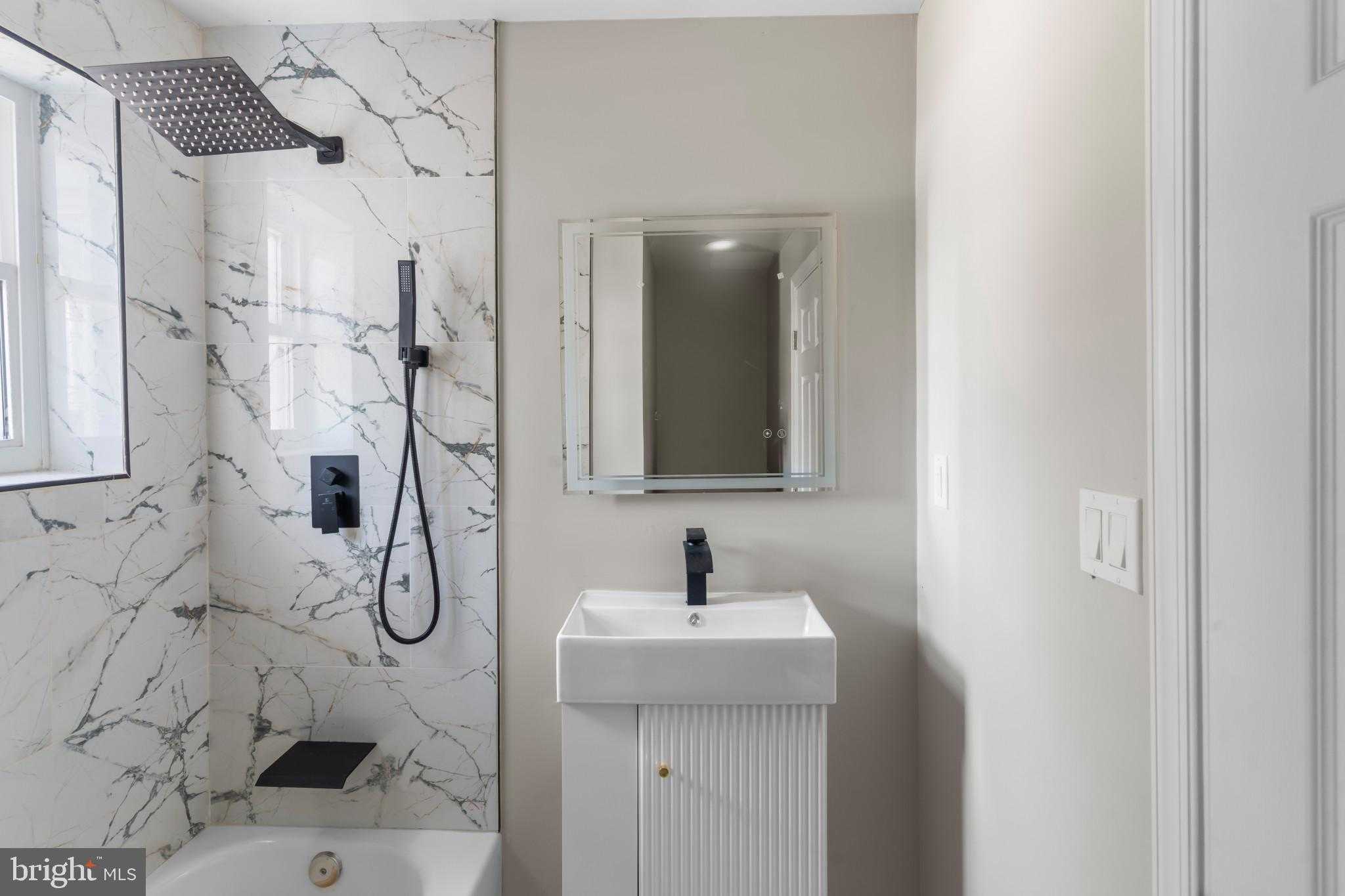 500 Baltic Ave photo 32