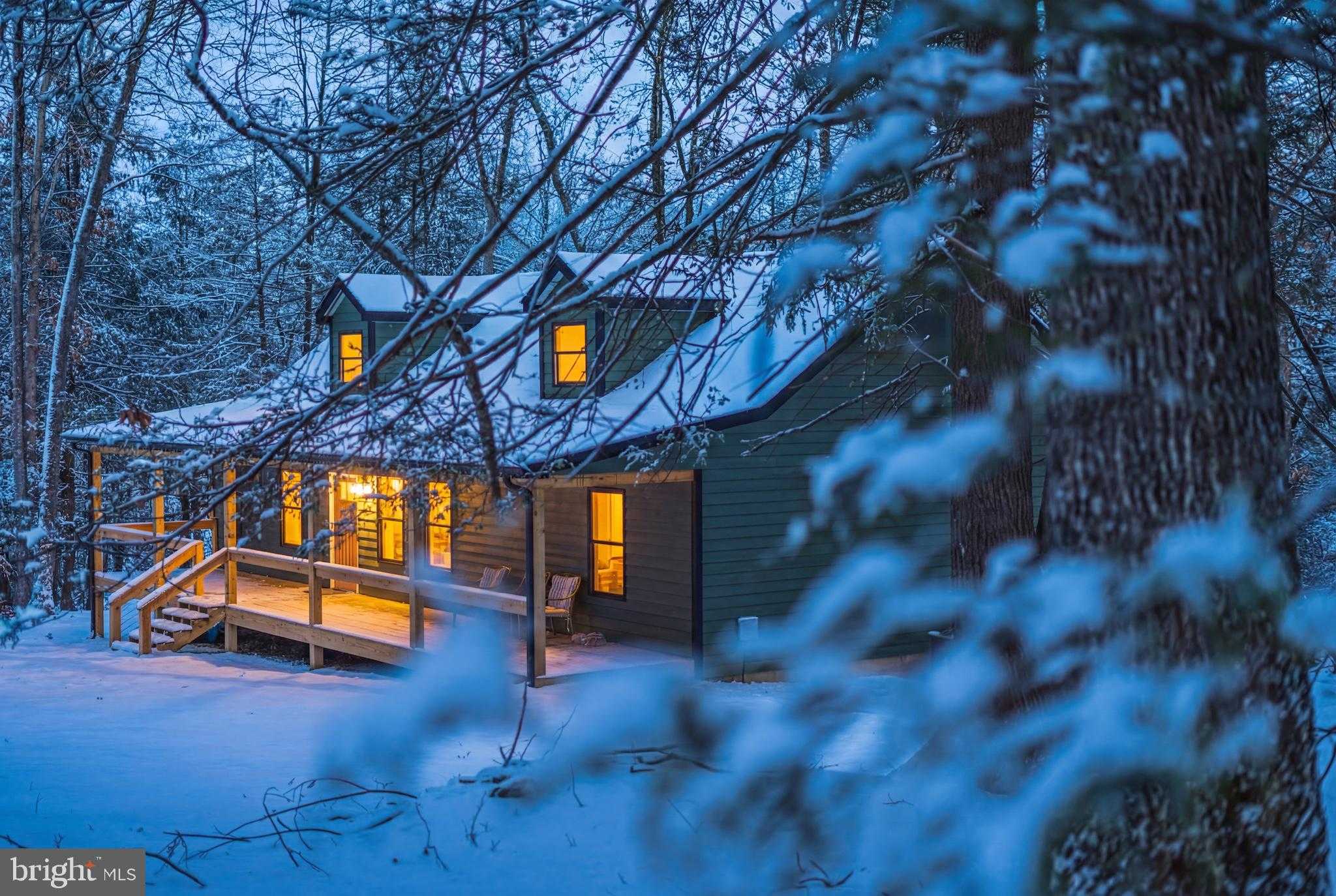 35 Twin Oaks Ln, Mount Lookout