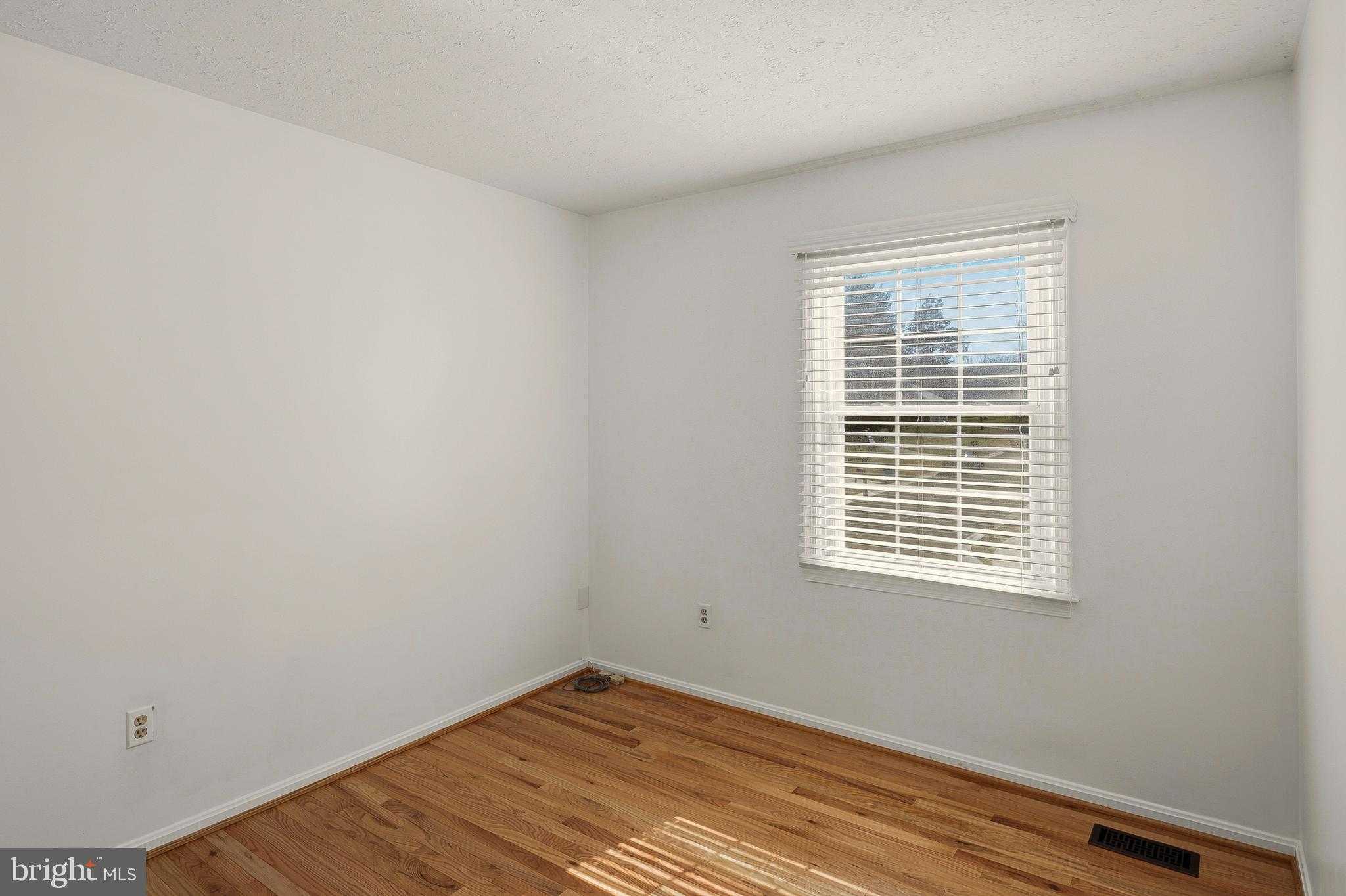 8416 Braddock Way photo 25