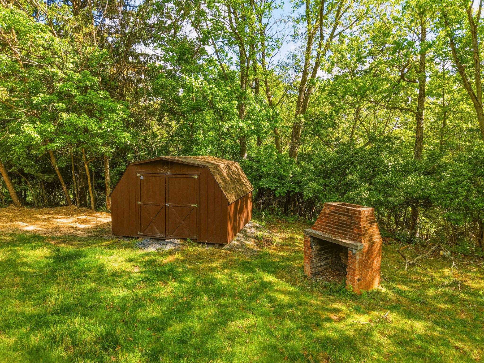 455 Woodside Dr photo 38