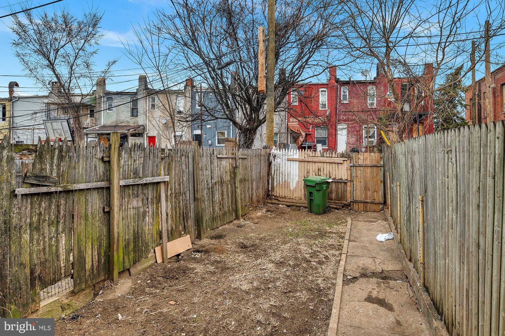 2644 Wilkens Ave photo 15