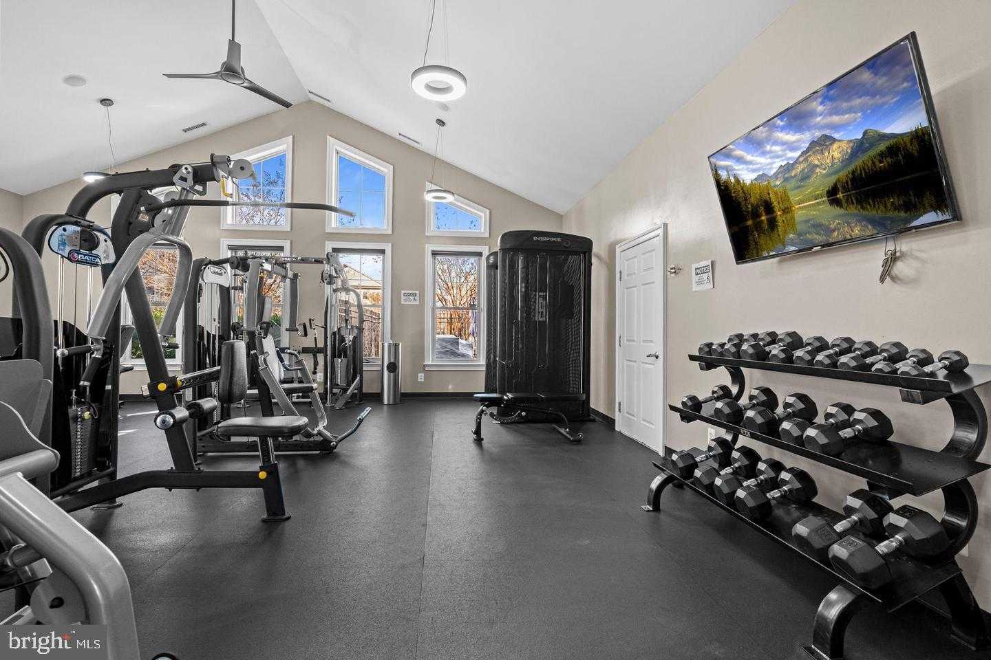 2910 Glendale Ave photo 51