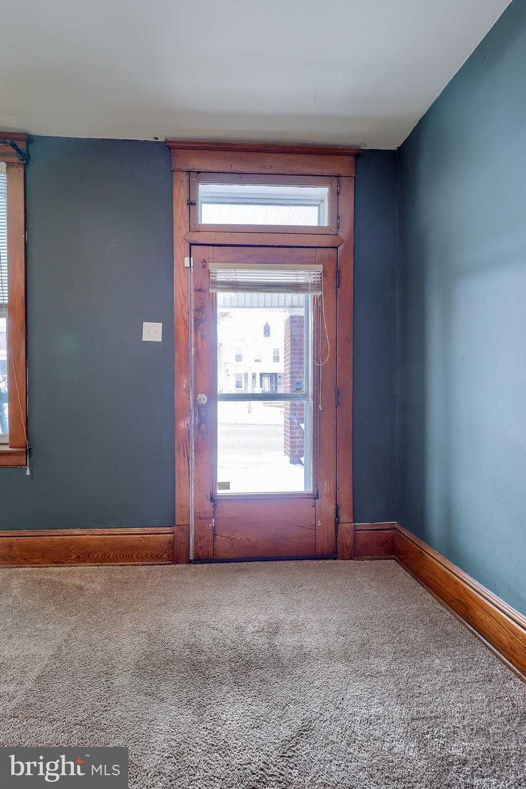 274 N Main St photo 21