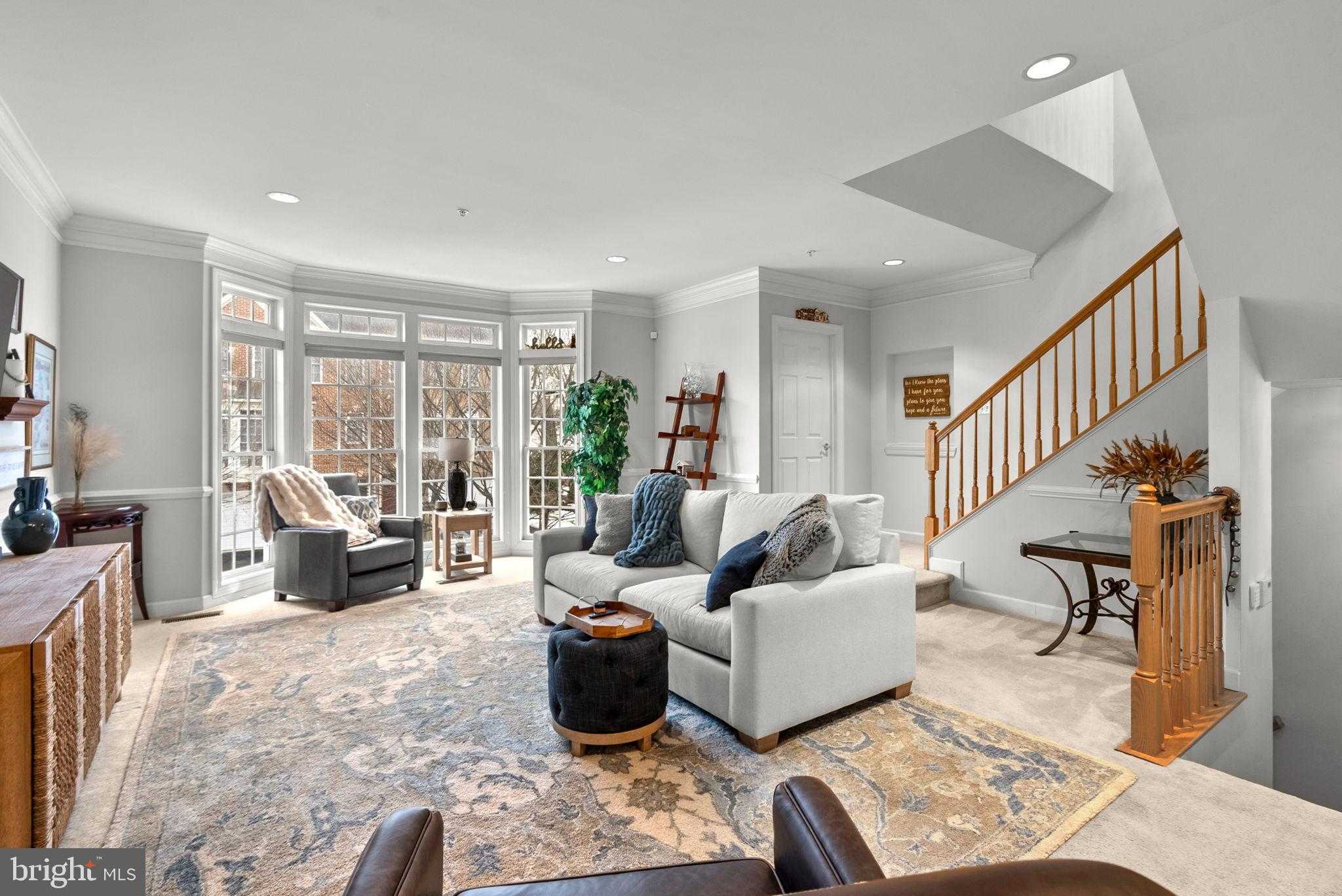 12414 Falconbridge Dr photo 4