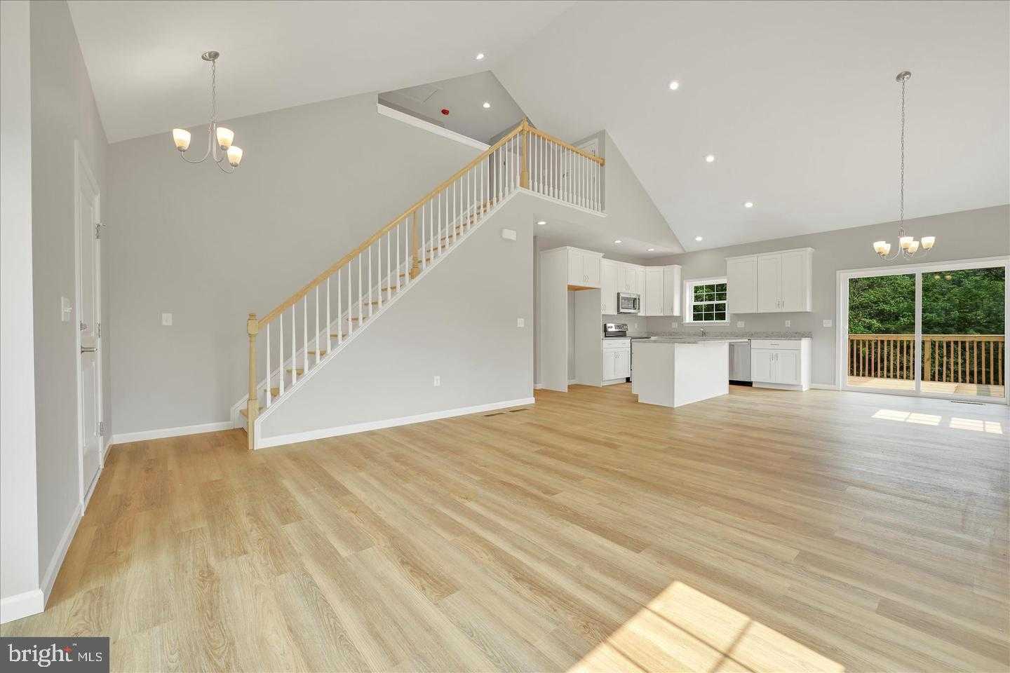 231 Pilgrim Dr photo 3