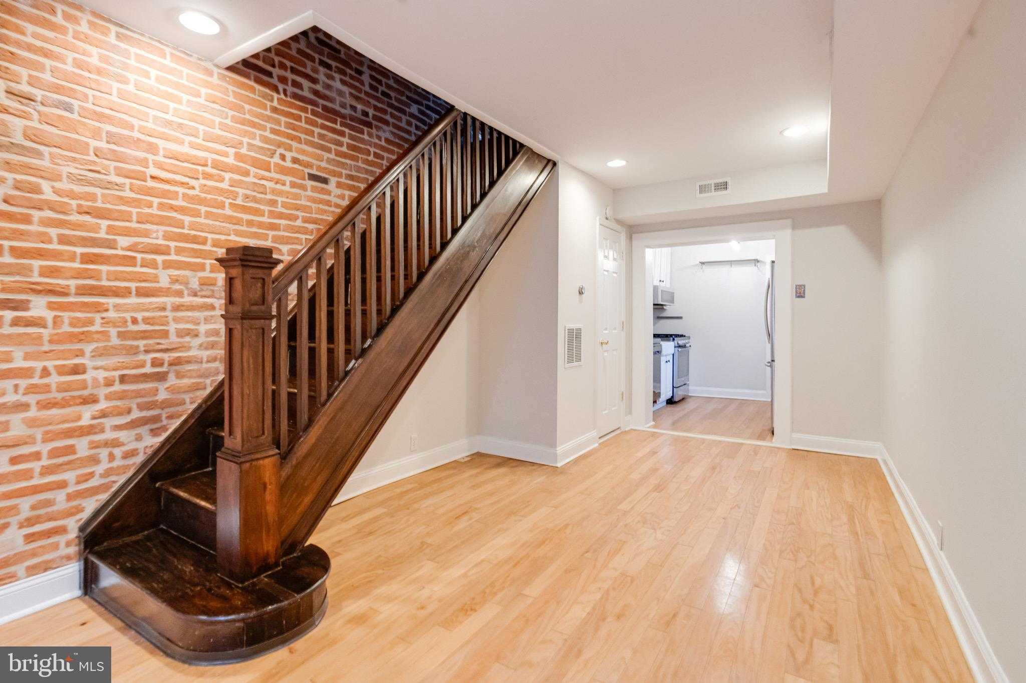 933 S Belnord Ave photo 7