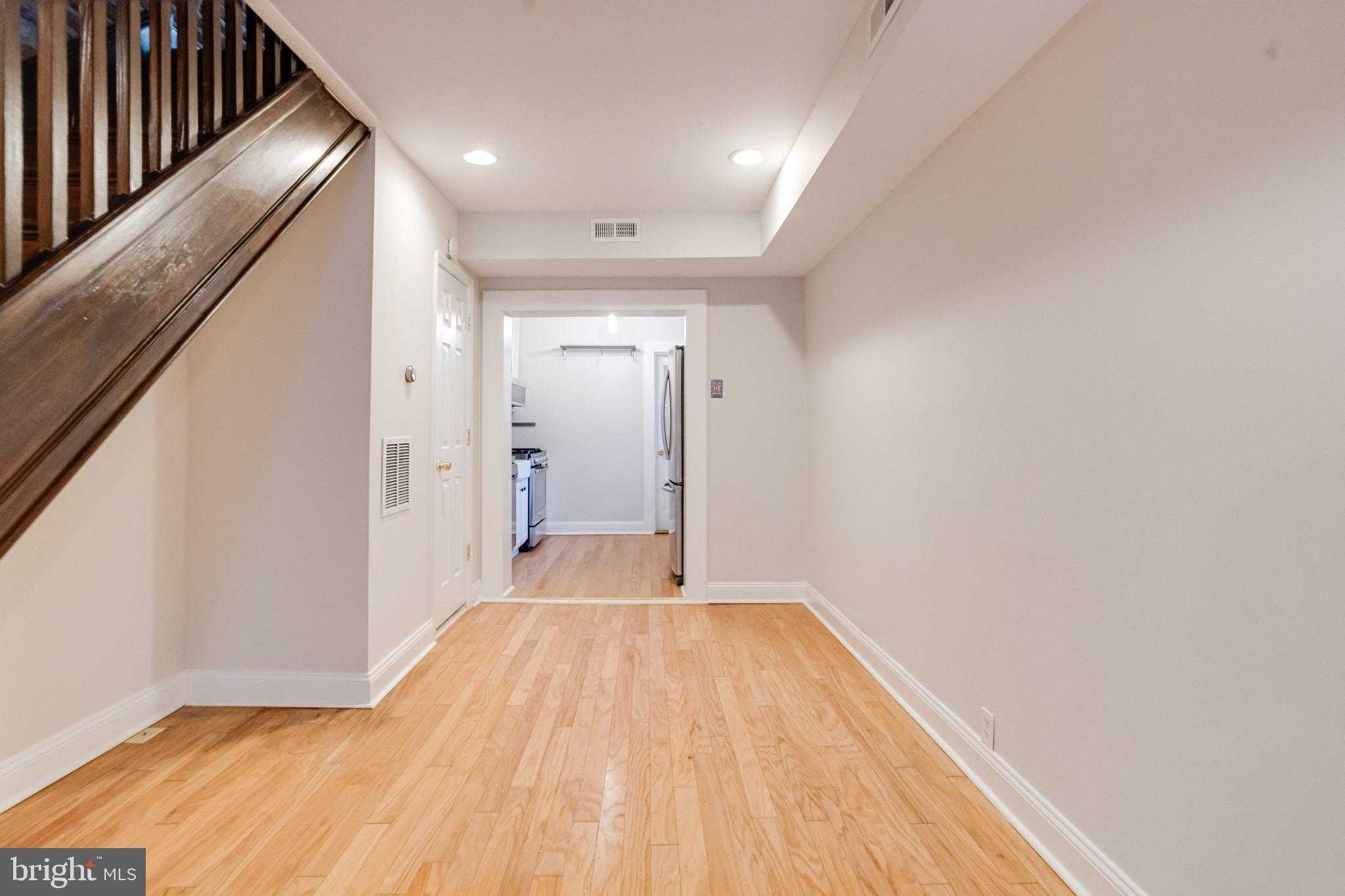 933 S Belnord Ave photo 8