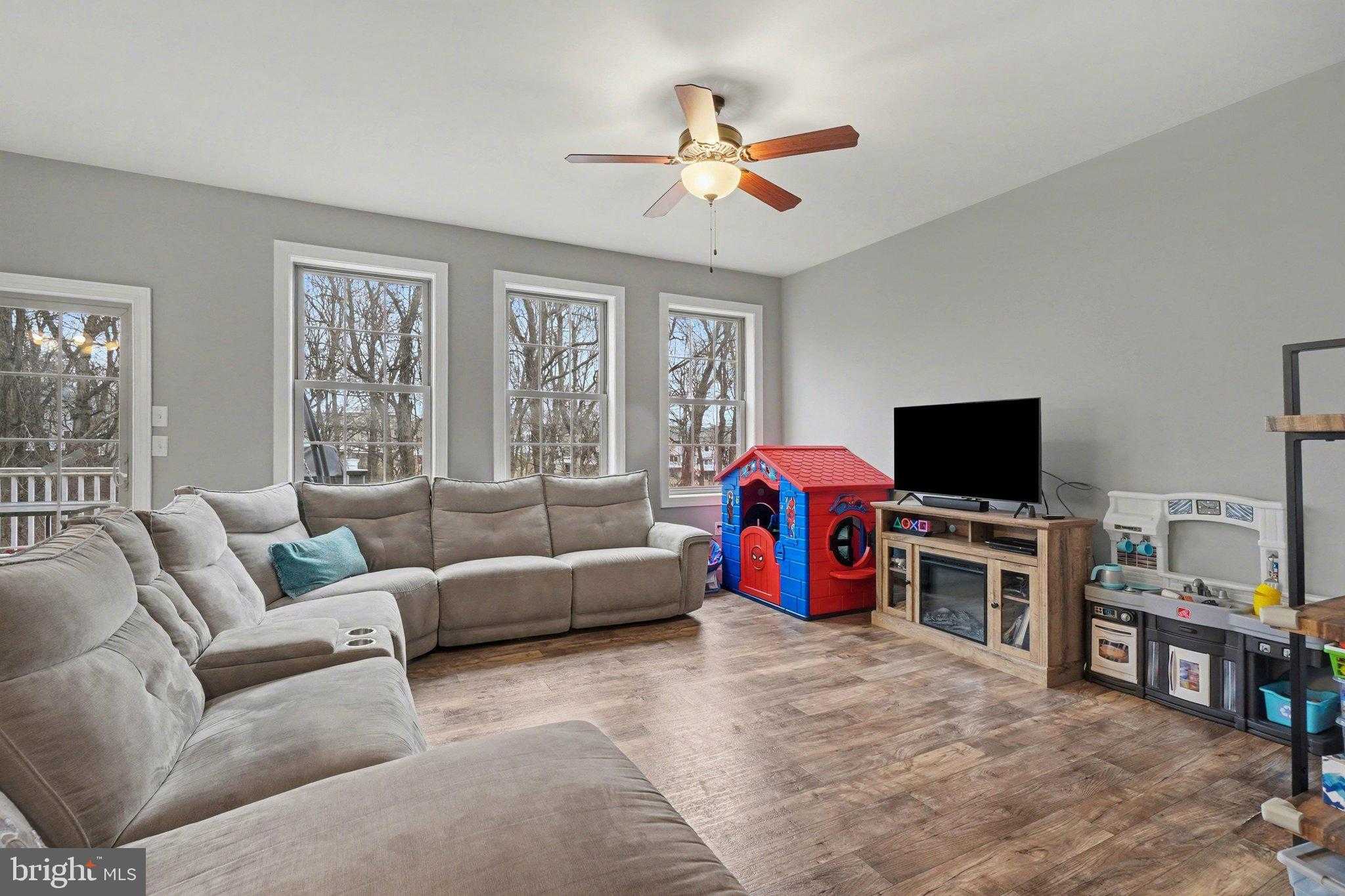 148 Sage Blvd photo 10