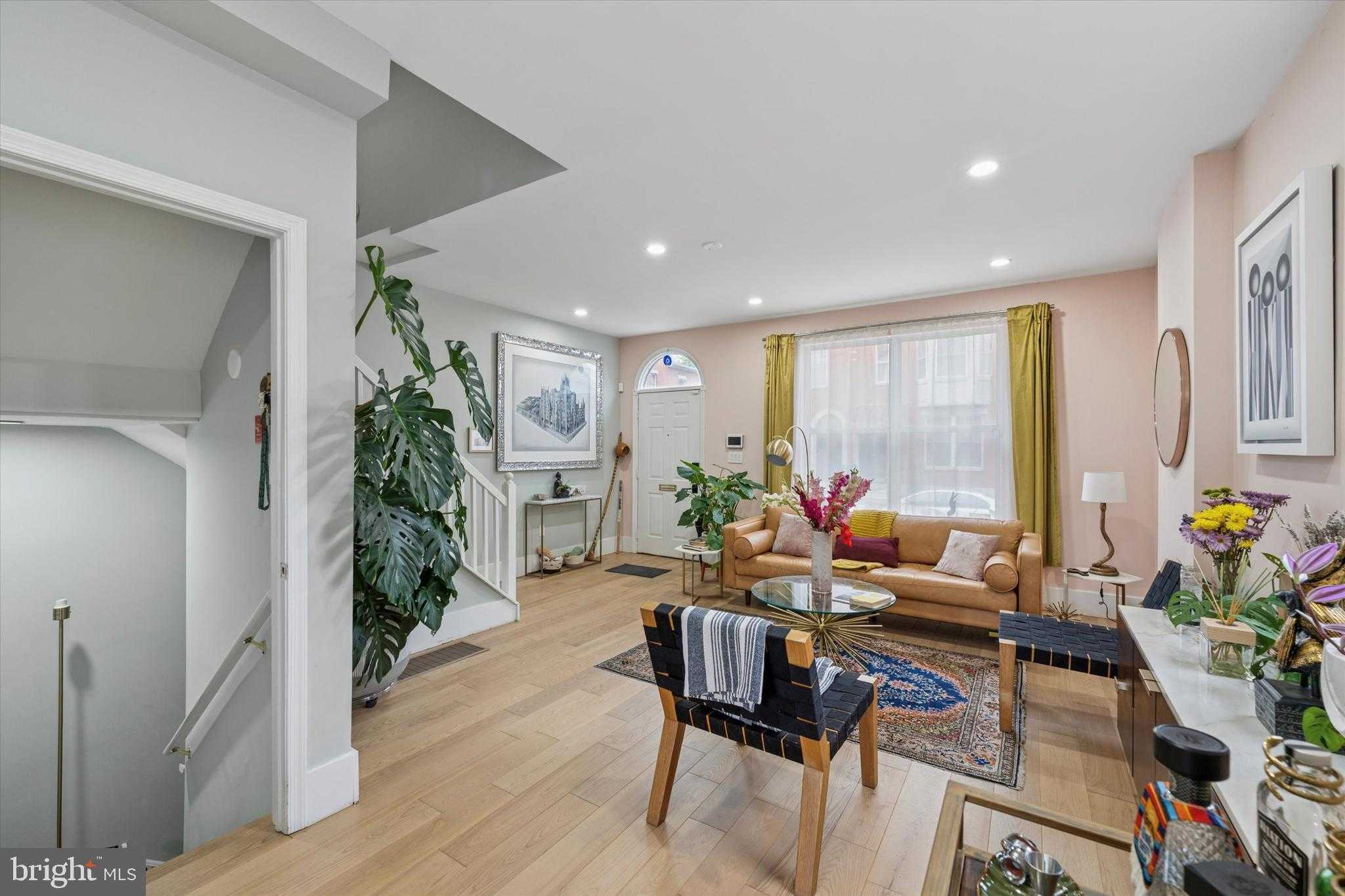 1720 W Oxford St photo 4