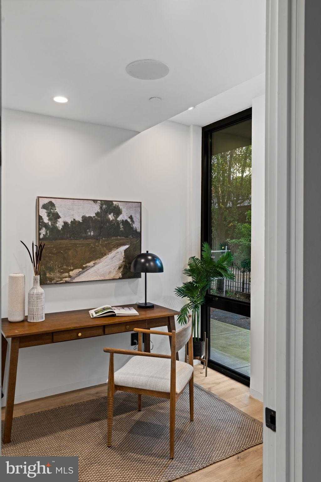 1432 Kenilworth St photo 9