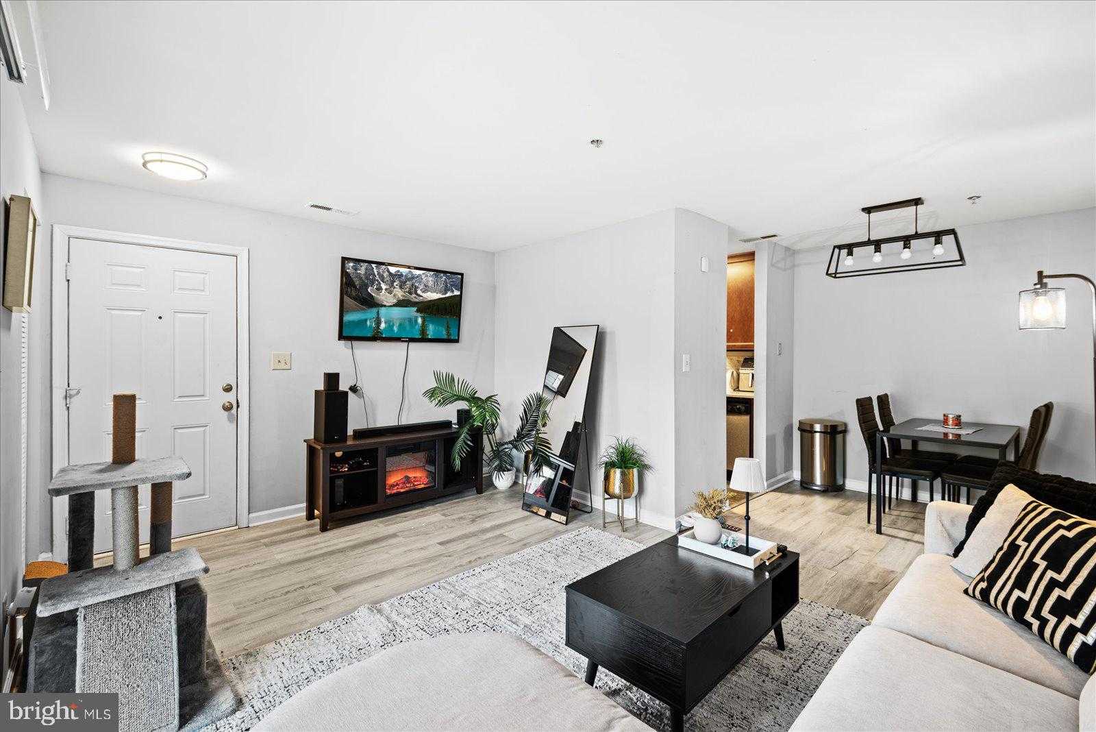 93 Fern Oak Cir, Stafford