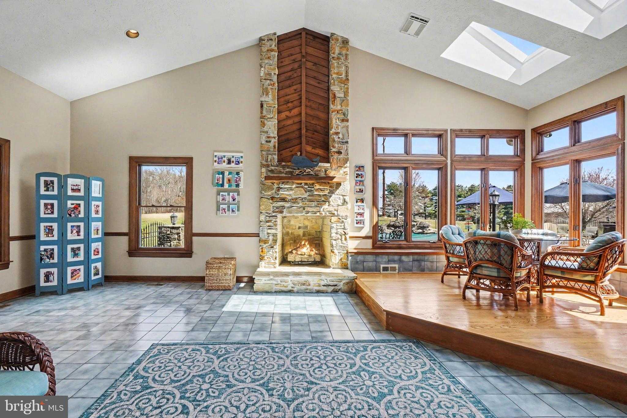 2309 Kings Arms Dr photo 21