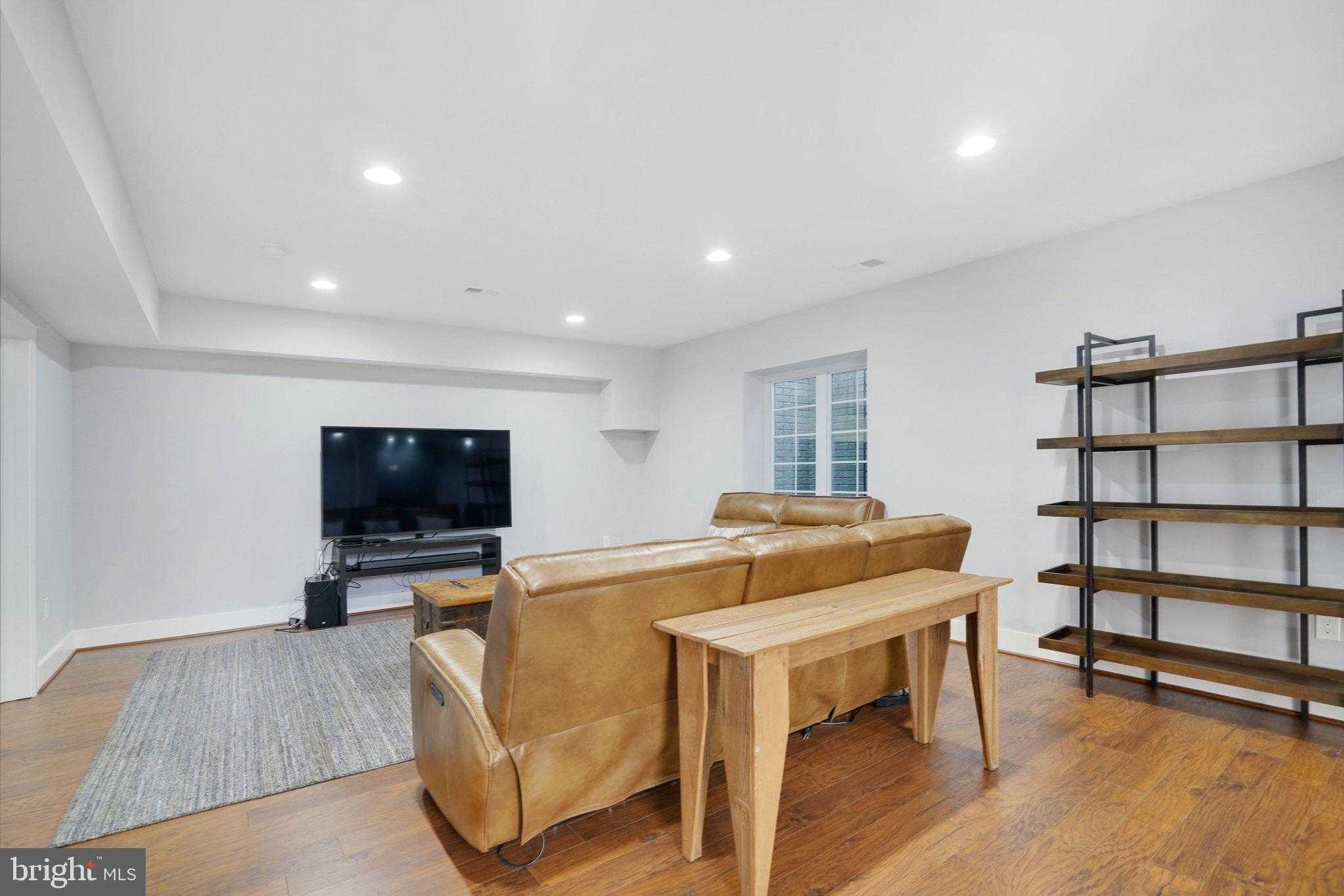 3731 Duke St photo 41