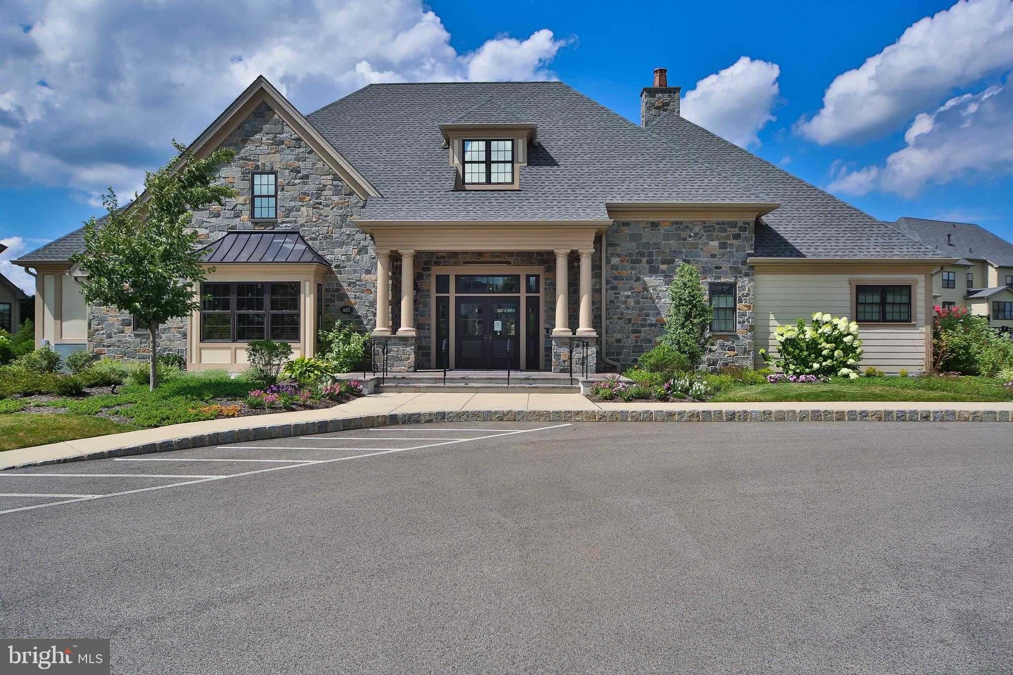 600 Bartram CT photo 44