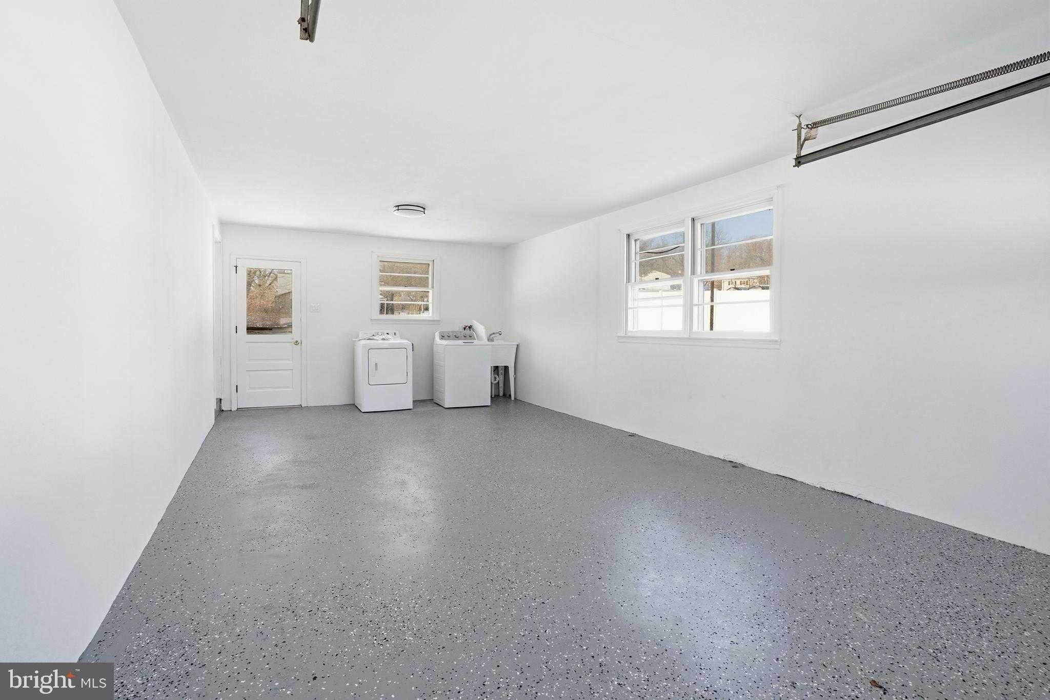 1411 N Adams St photo 33