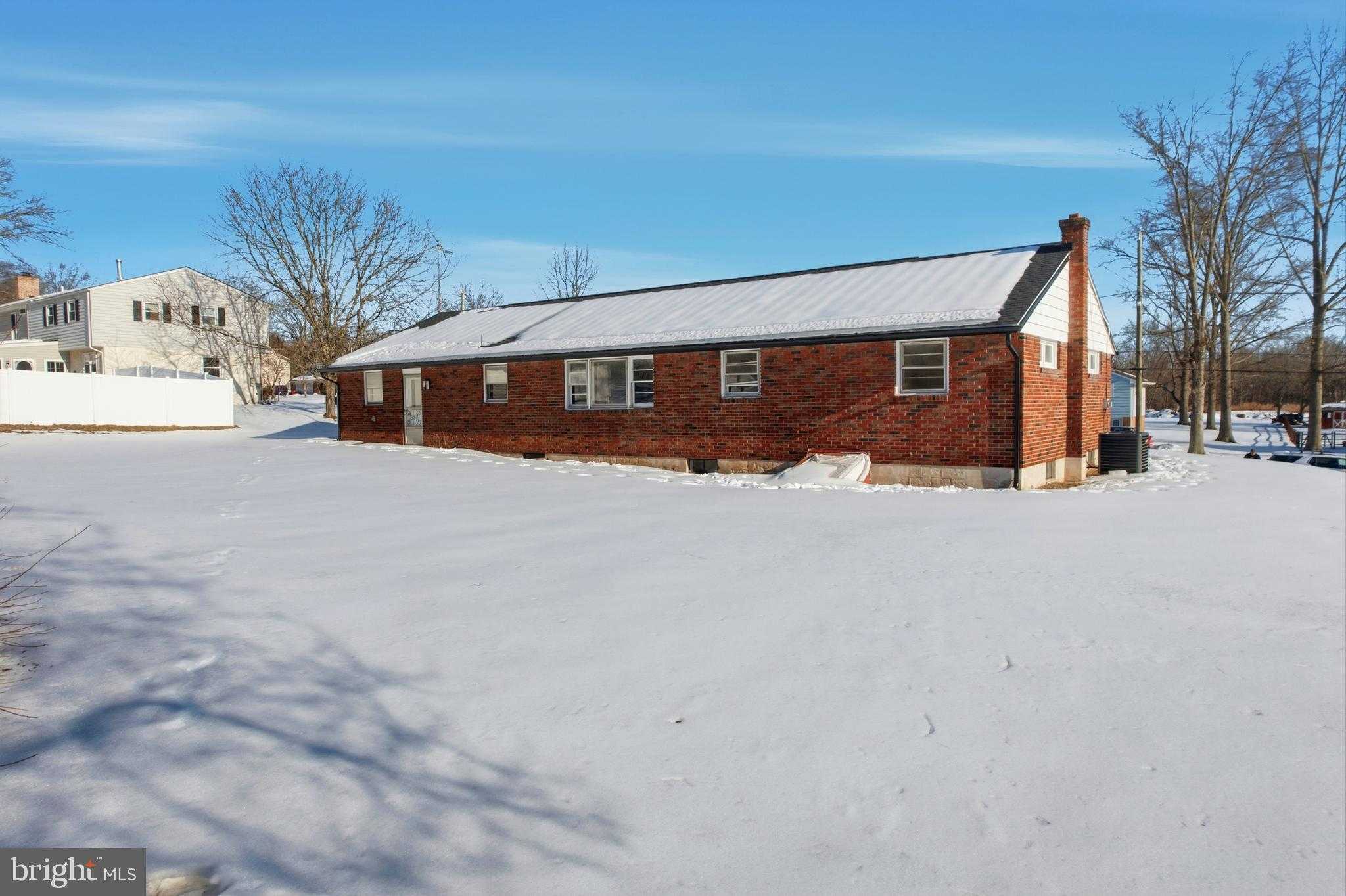 1411 N Adams St photo 36