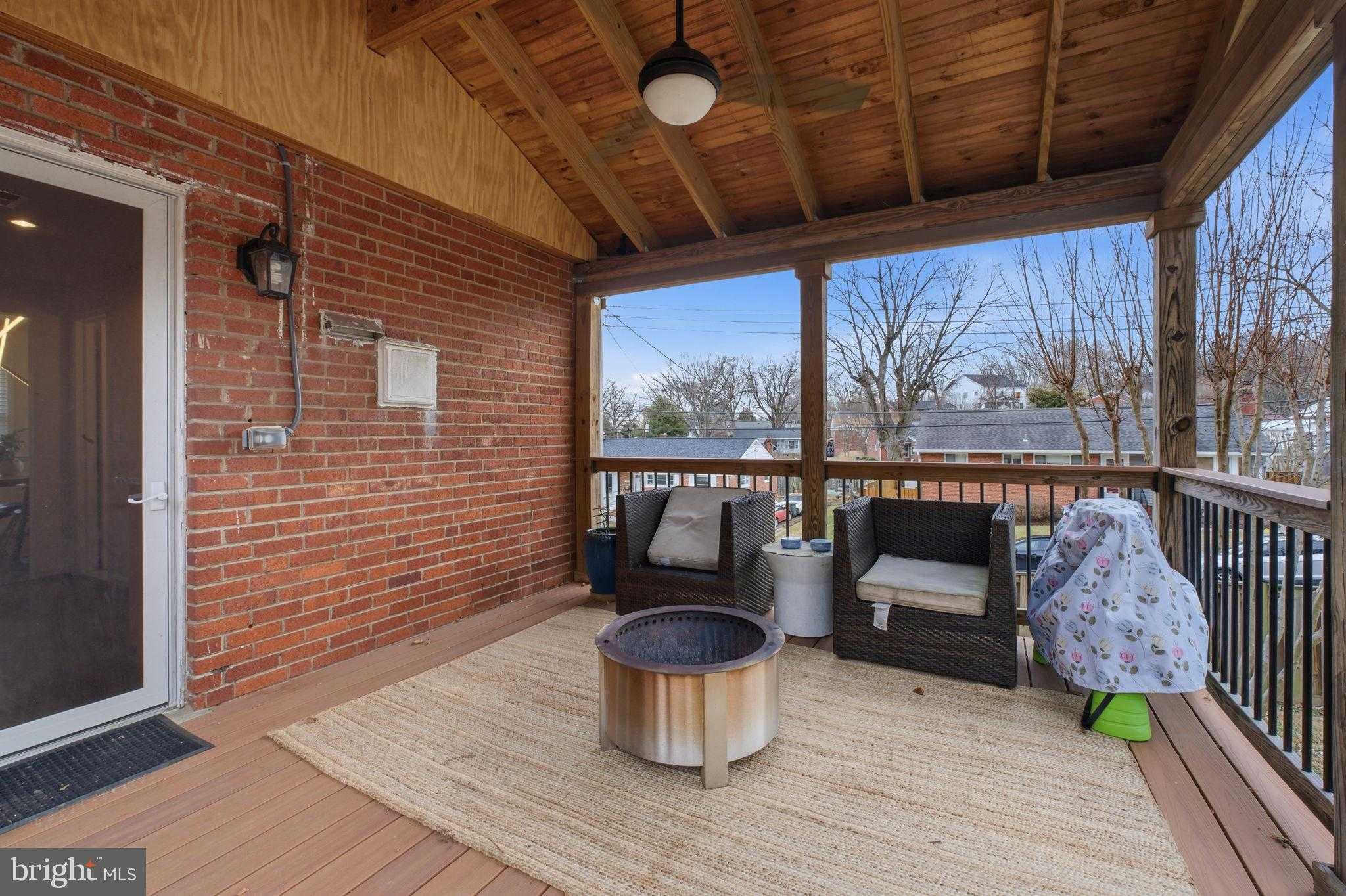 6060 9th St N photo 7