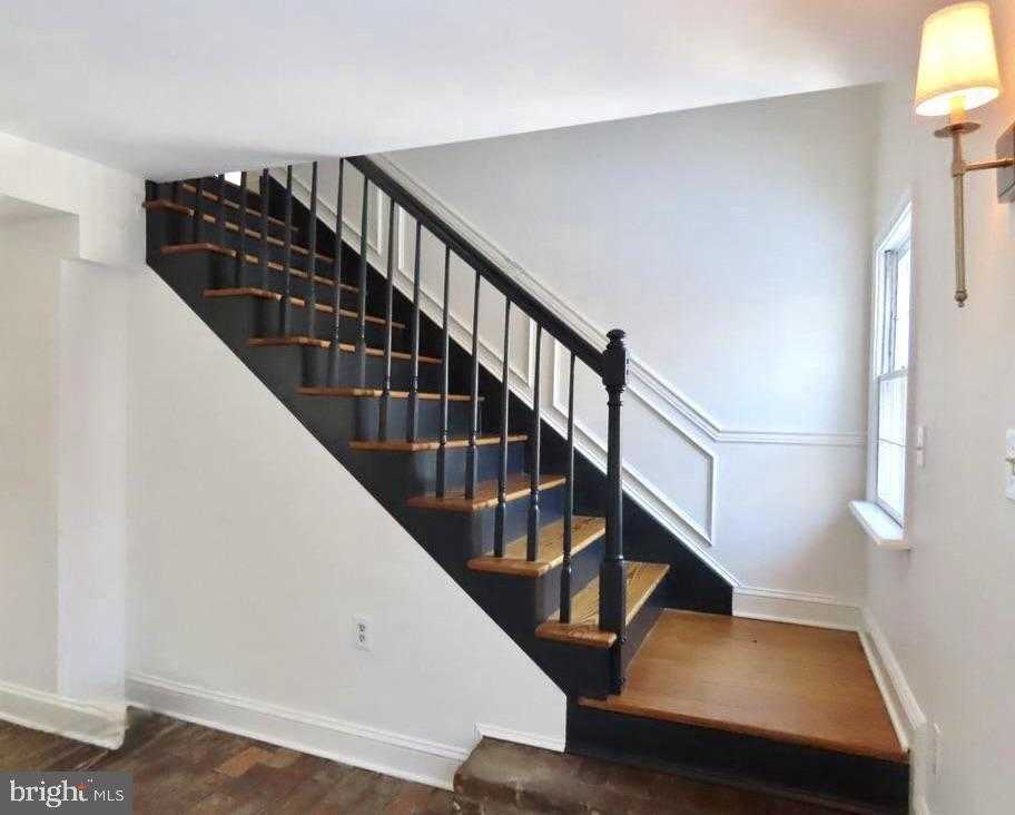 509 Main St photo 17