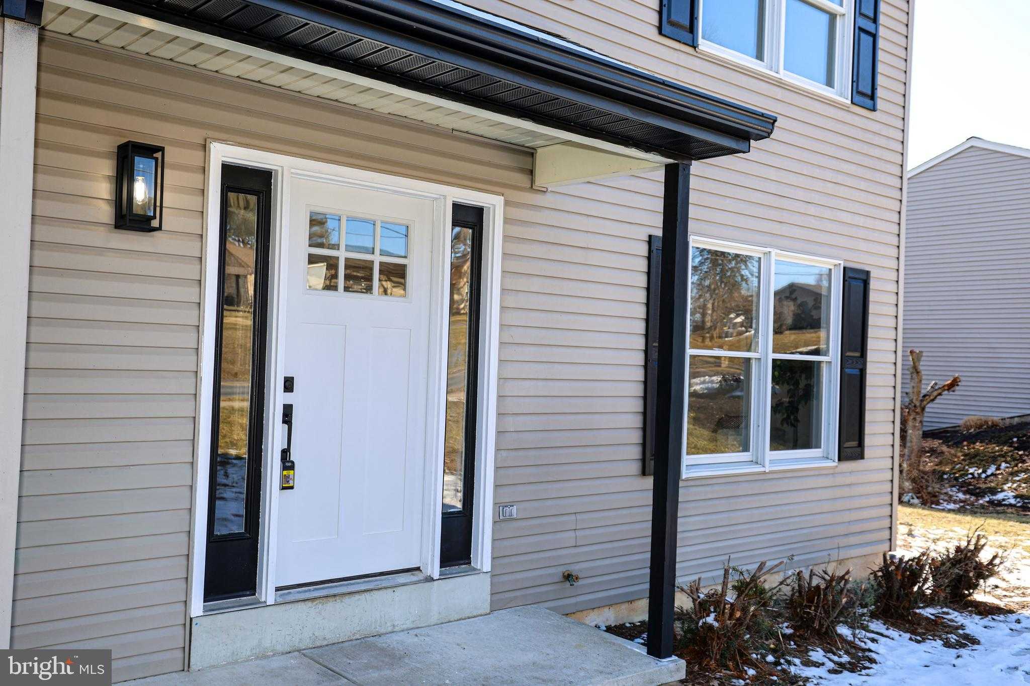 1500 Rosedale Ave photo 2