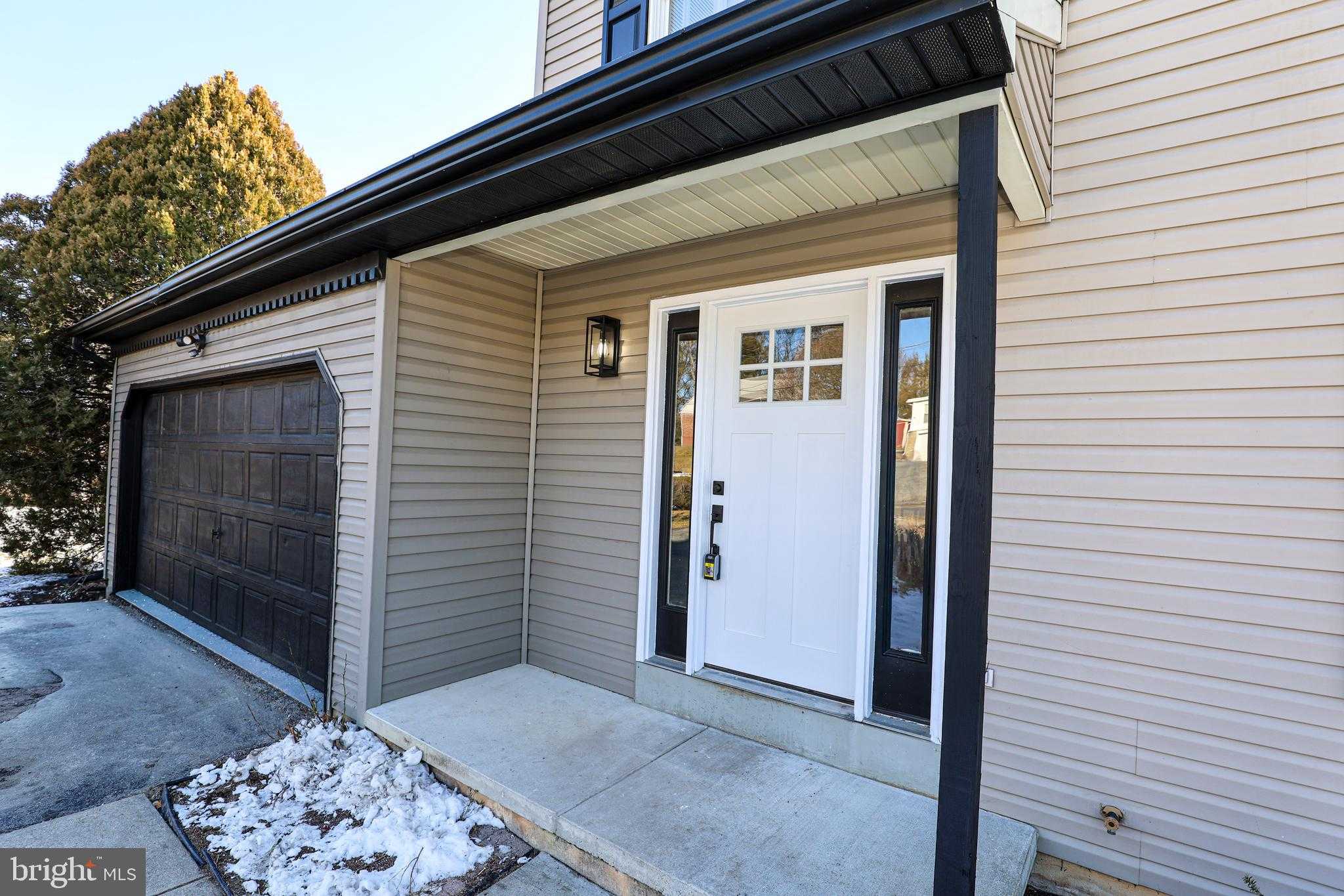 1500 Rosedale Ave photo 3