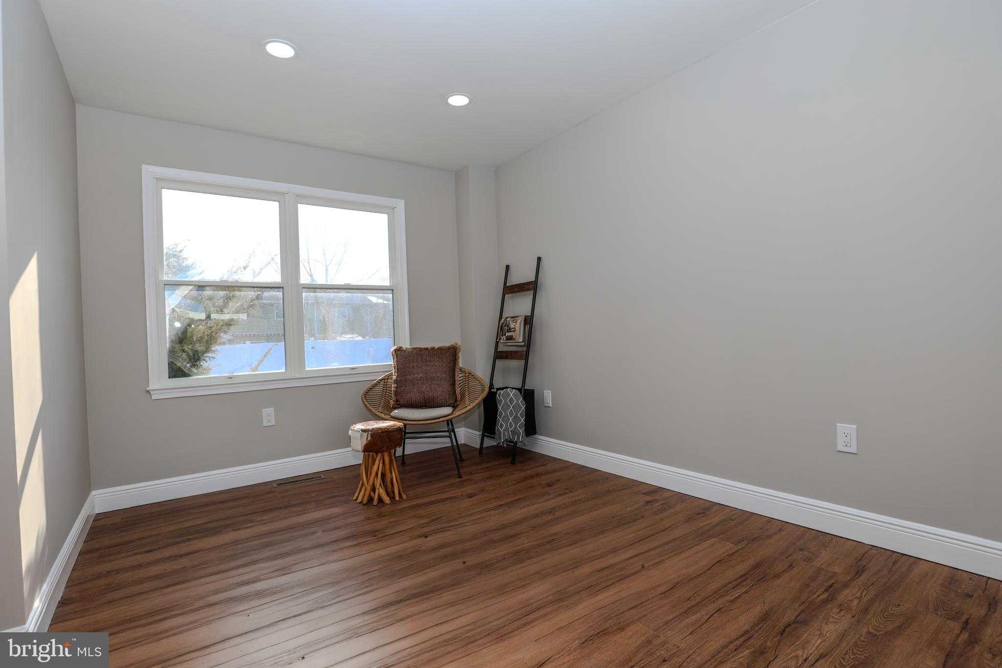 1500 Rosedale Ave photo 8