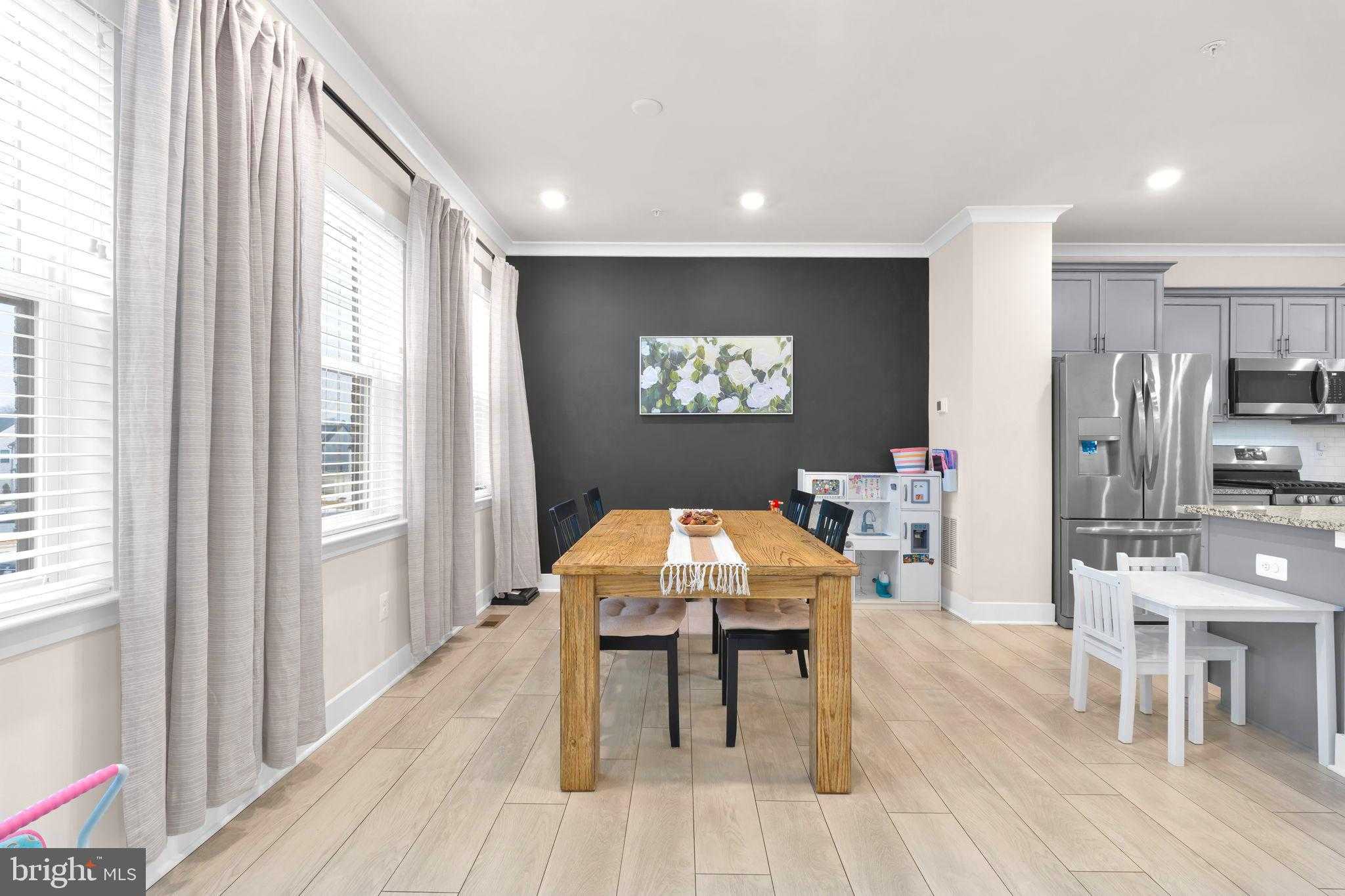 737 Allegheny Ave photo 18