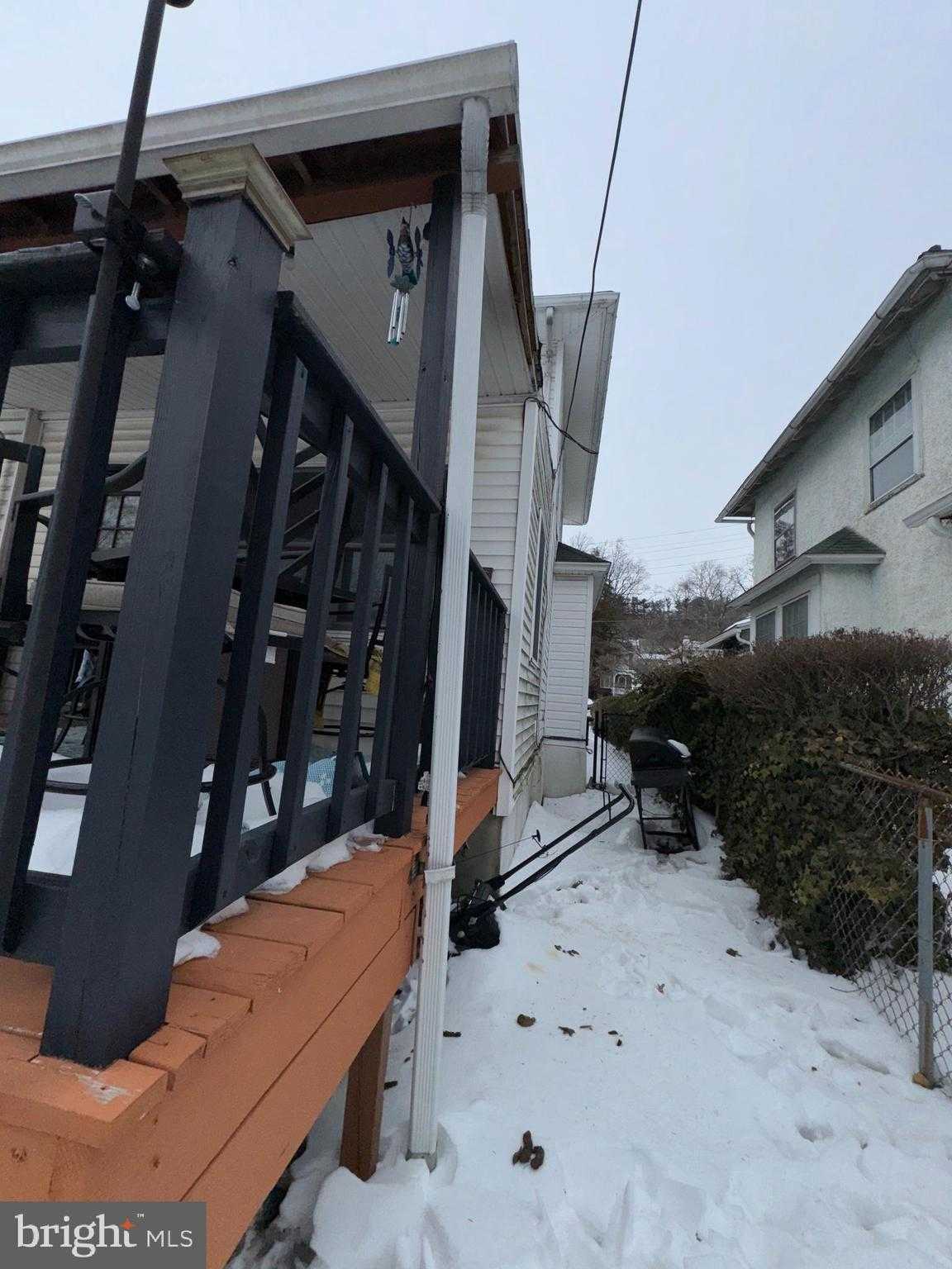 405 Carsonia Ave photo 2