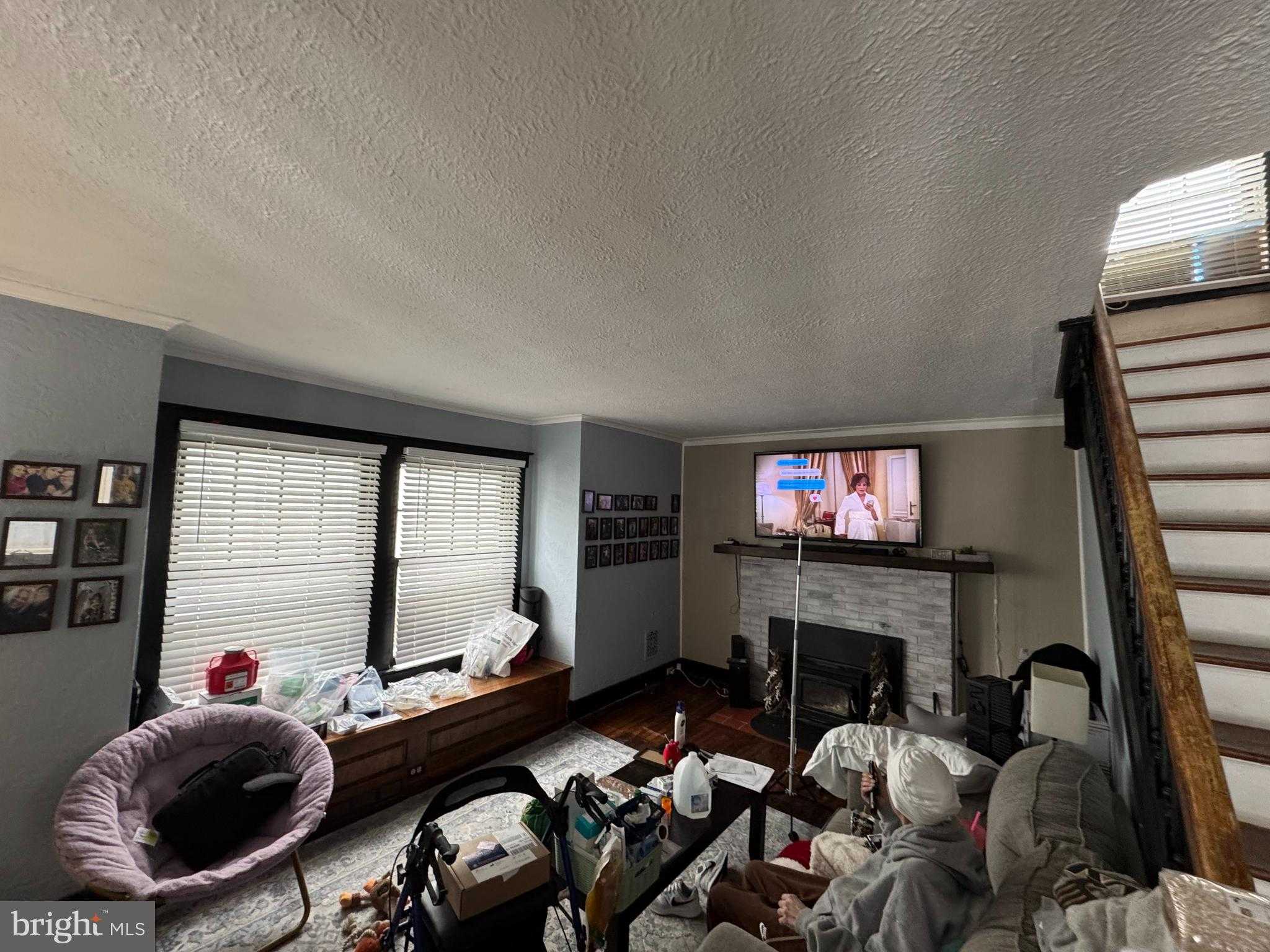 405 Carsonia Ave photo 6