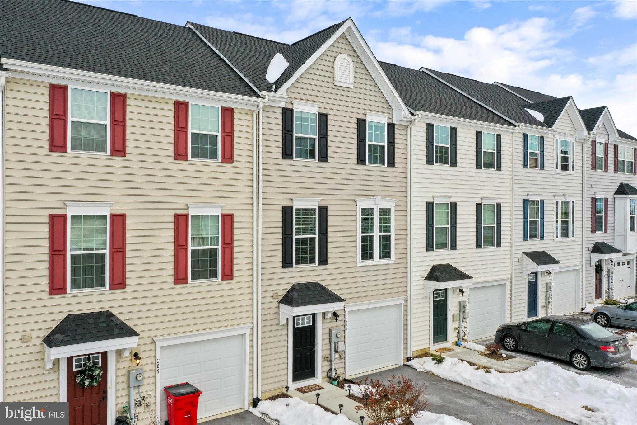 213 Montreal Way photo 2