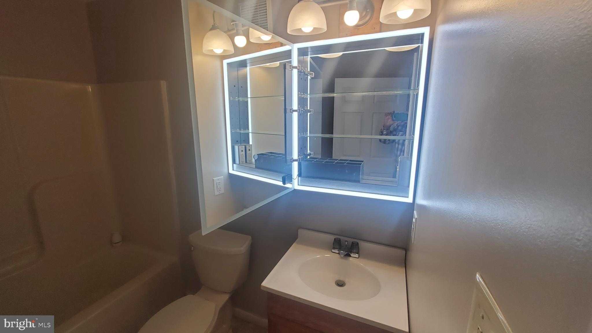 1292 Ox Rd Unit F8 photo 10