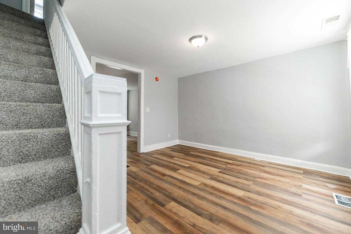 3006 Mathews St photo 6