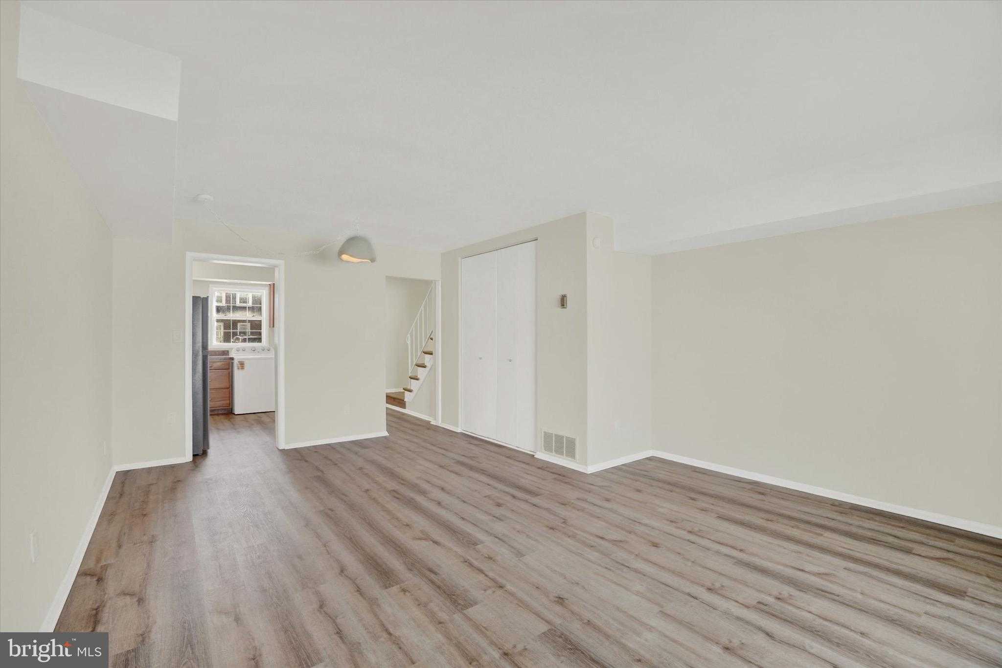 765 Colony Dr photo 7