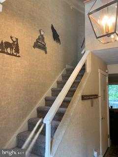 33 Elevator photo 13