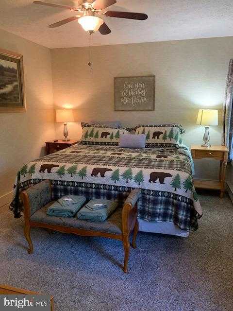 33 Elevator photo 16