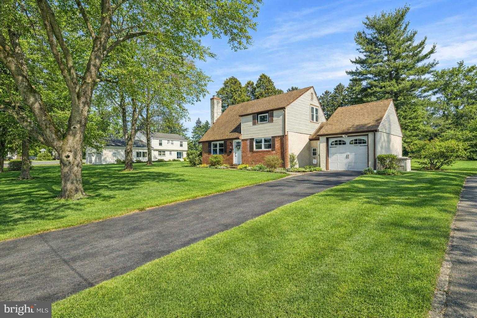 117 Wayne Ave photo 2