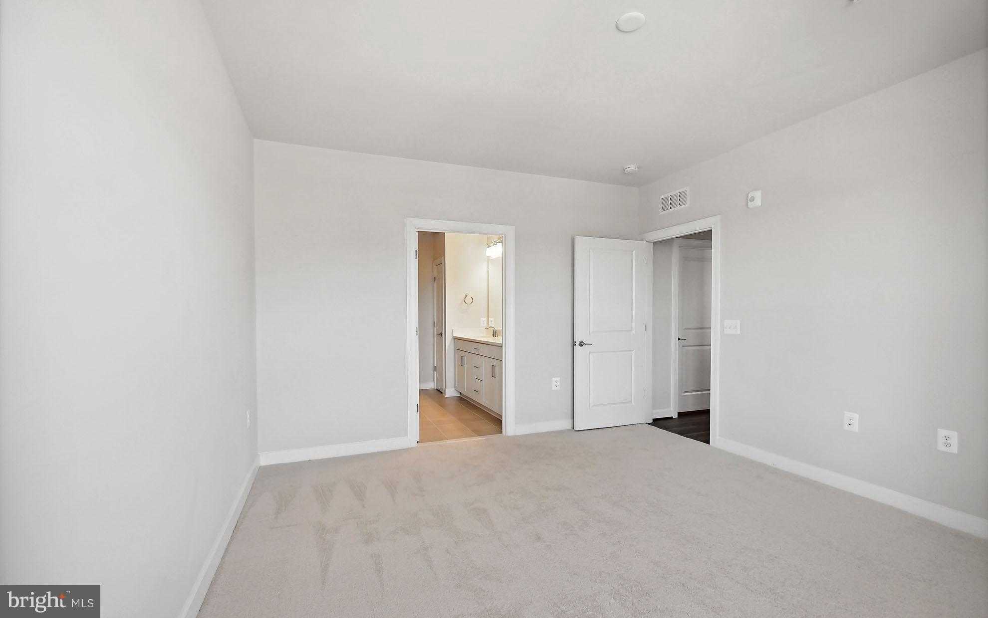 Moonstone Dr photo 8