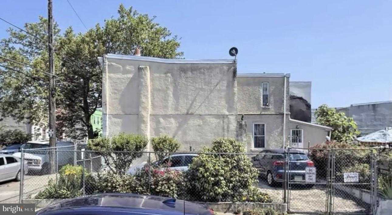 3005 N Lawrence St photo 2