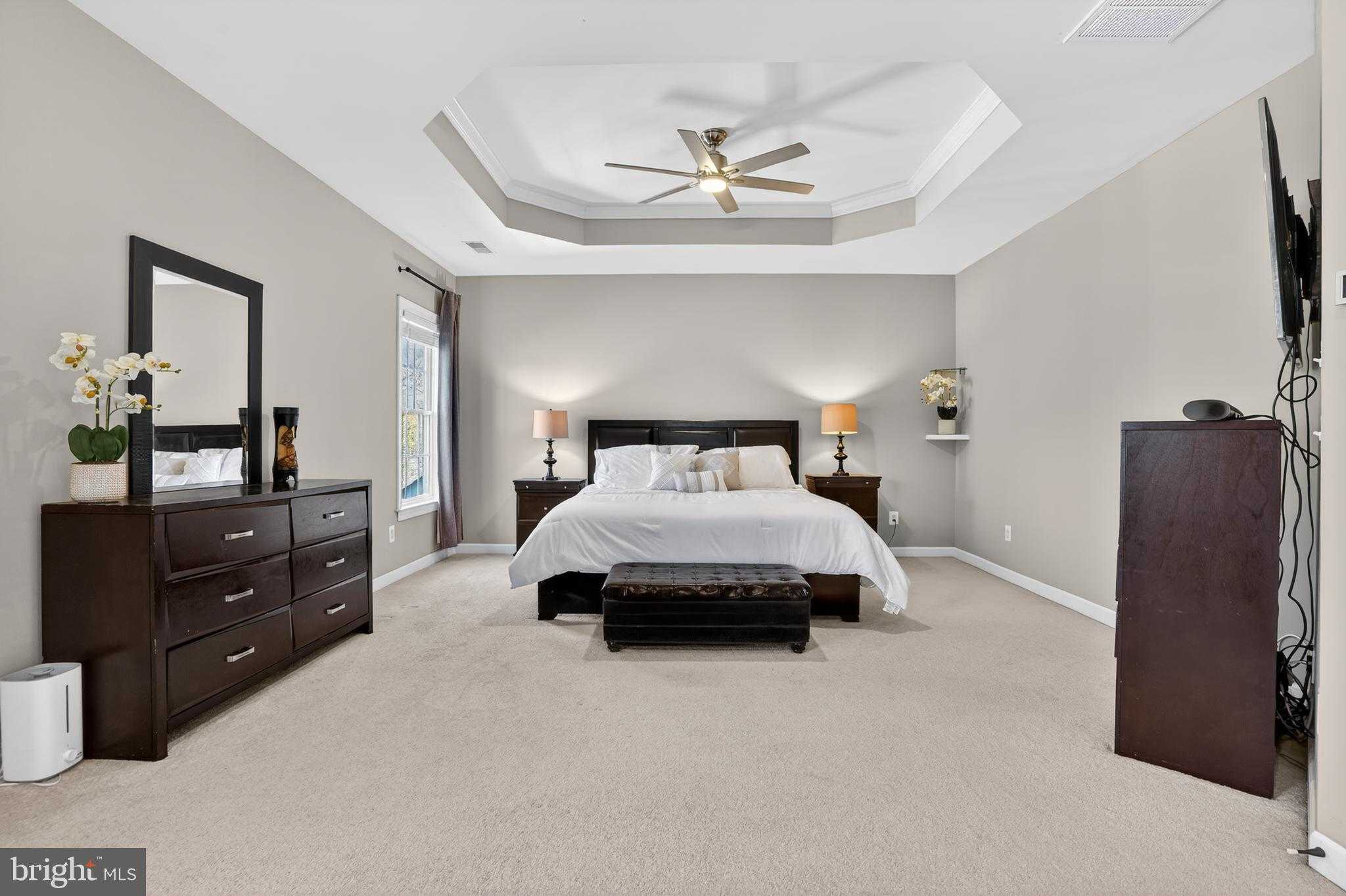 6827 Tanglewood Dr photo 2