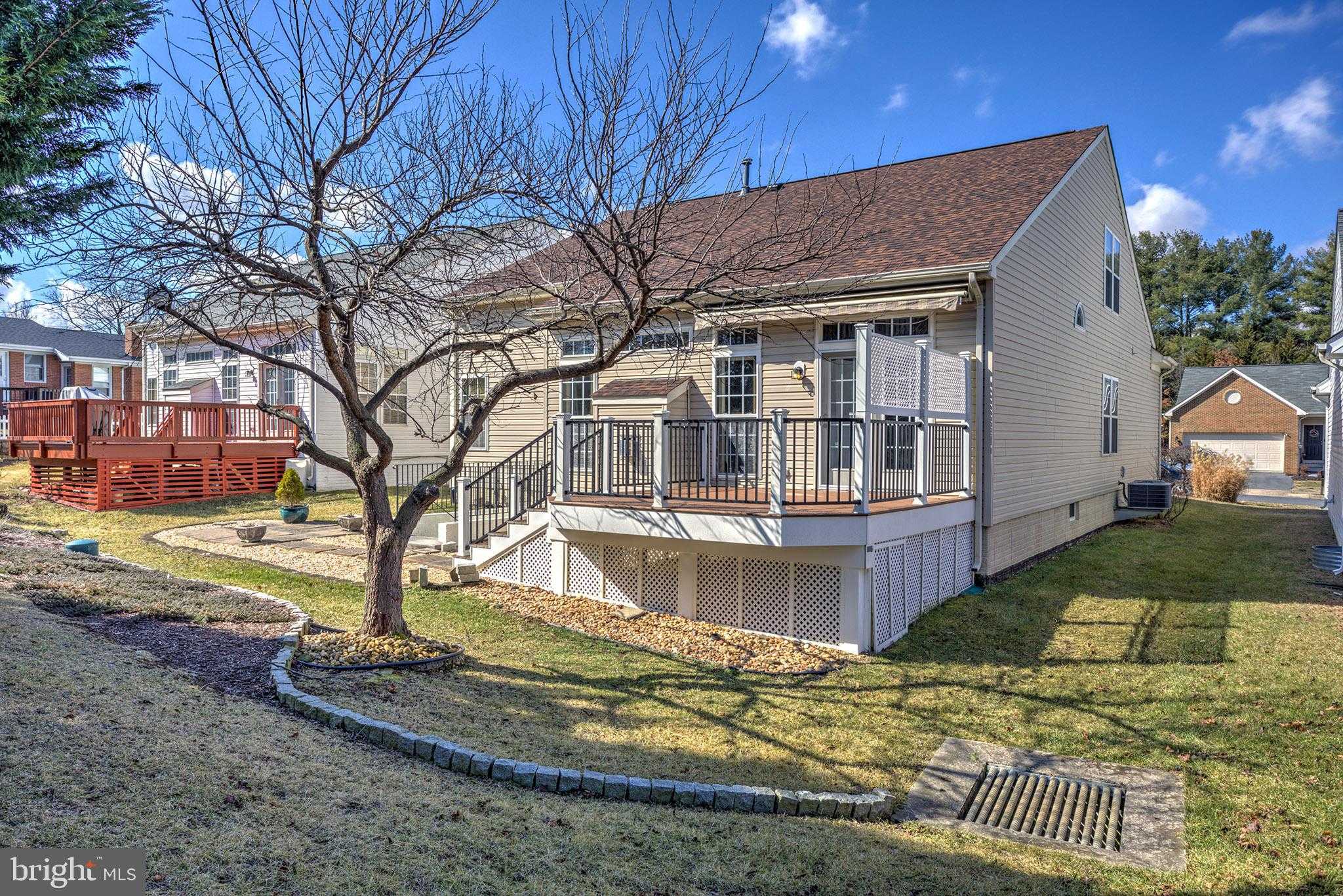 108 April Ave photo 52