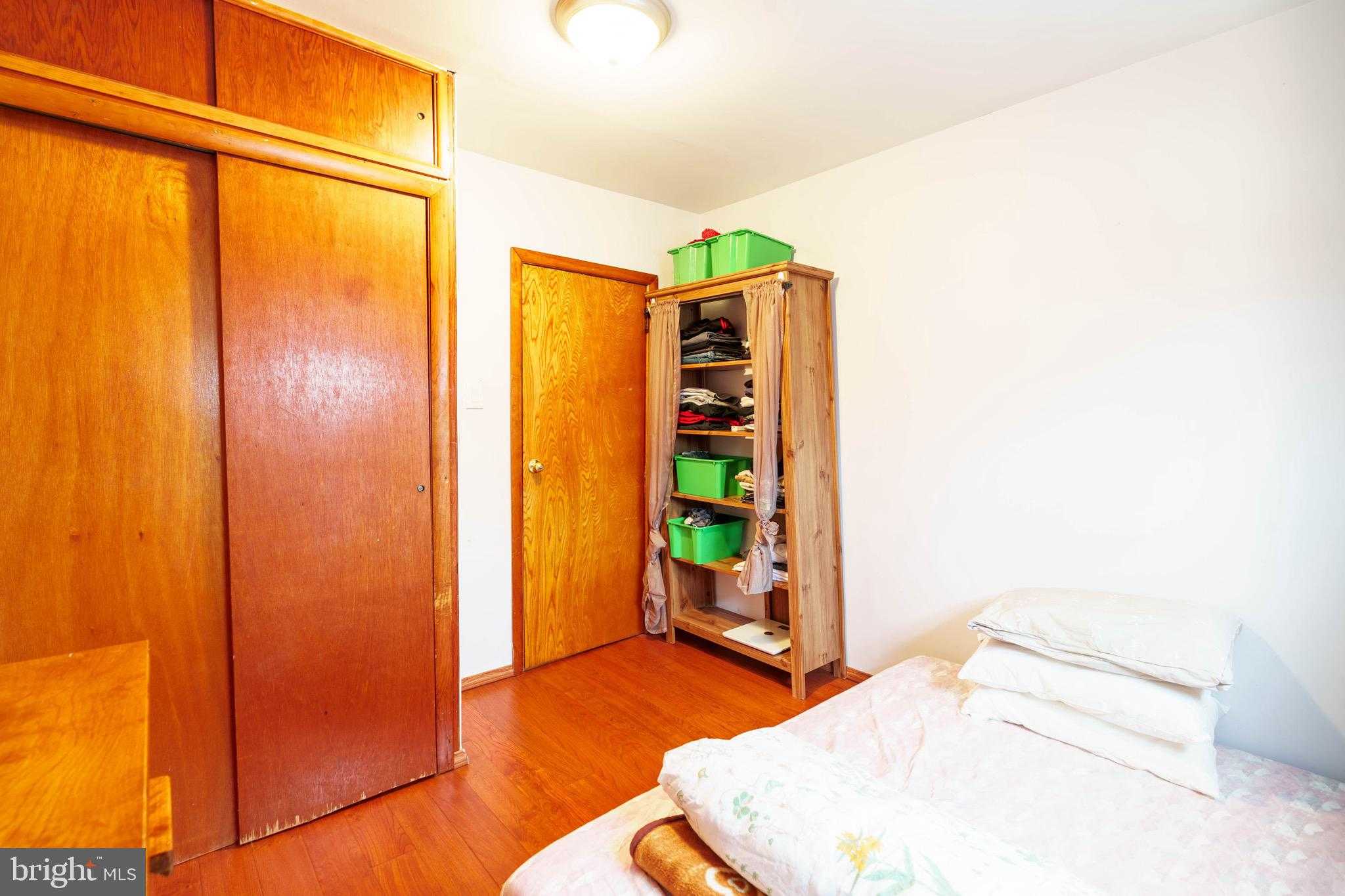 918 Daly St photo 12